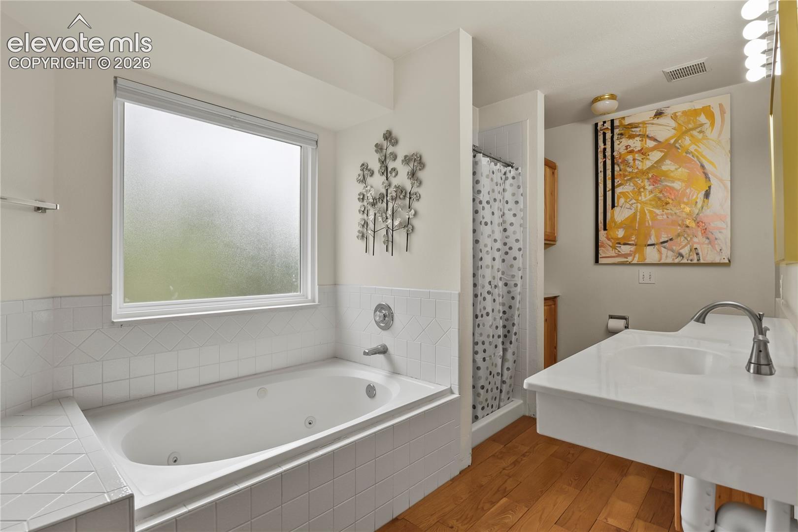 5 piece bathroom & walk-in closet