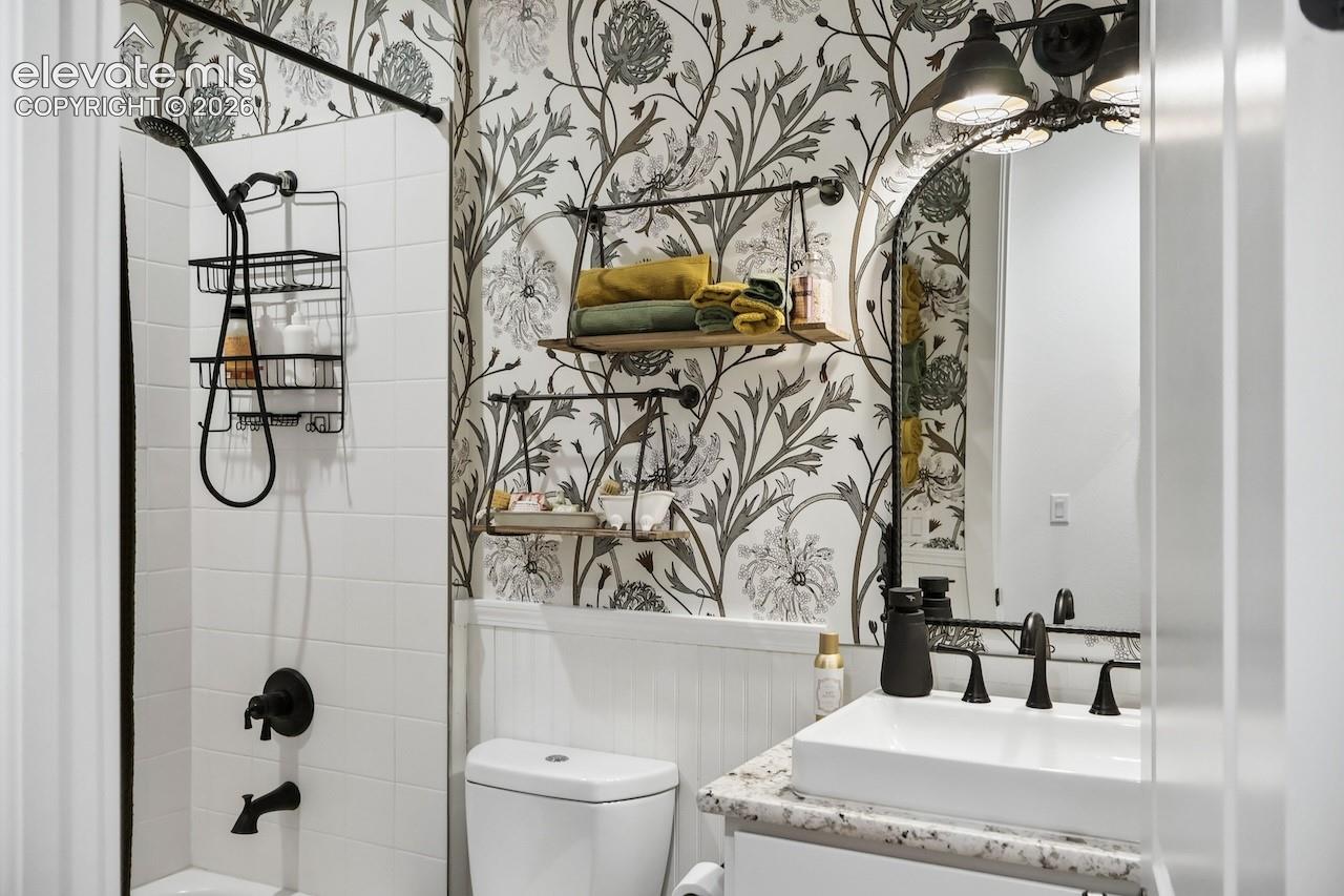 Full bathroom for guests