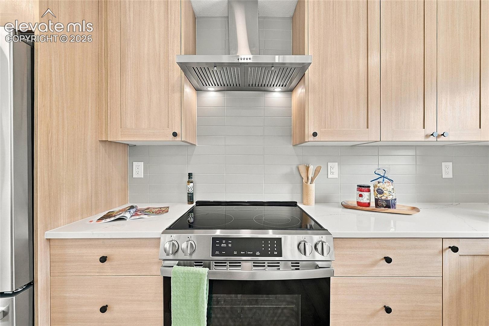 Photo 11 of 818 N Meade Avenue, Colorado Springs