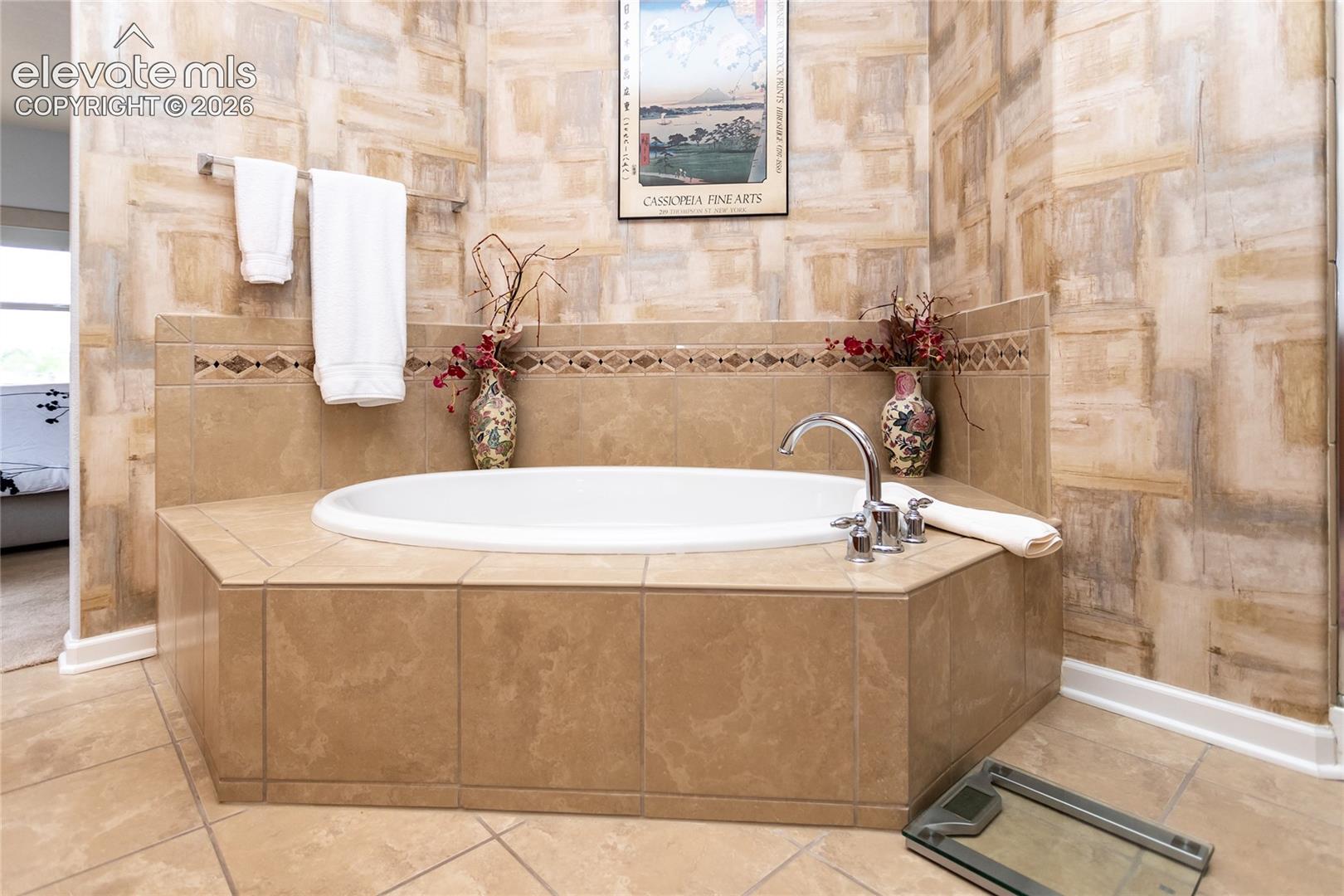 Lovely, neutral, relaxing colors.