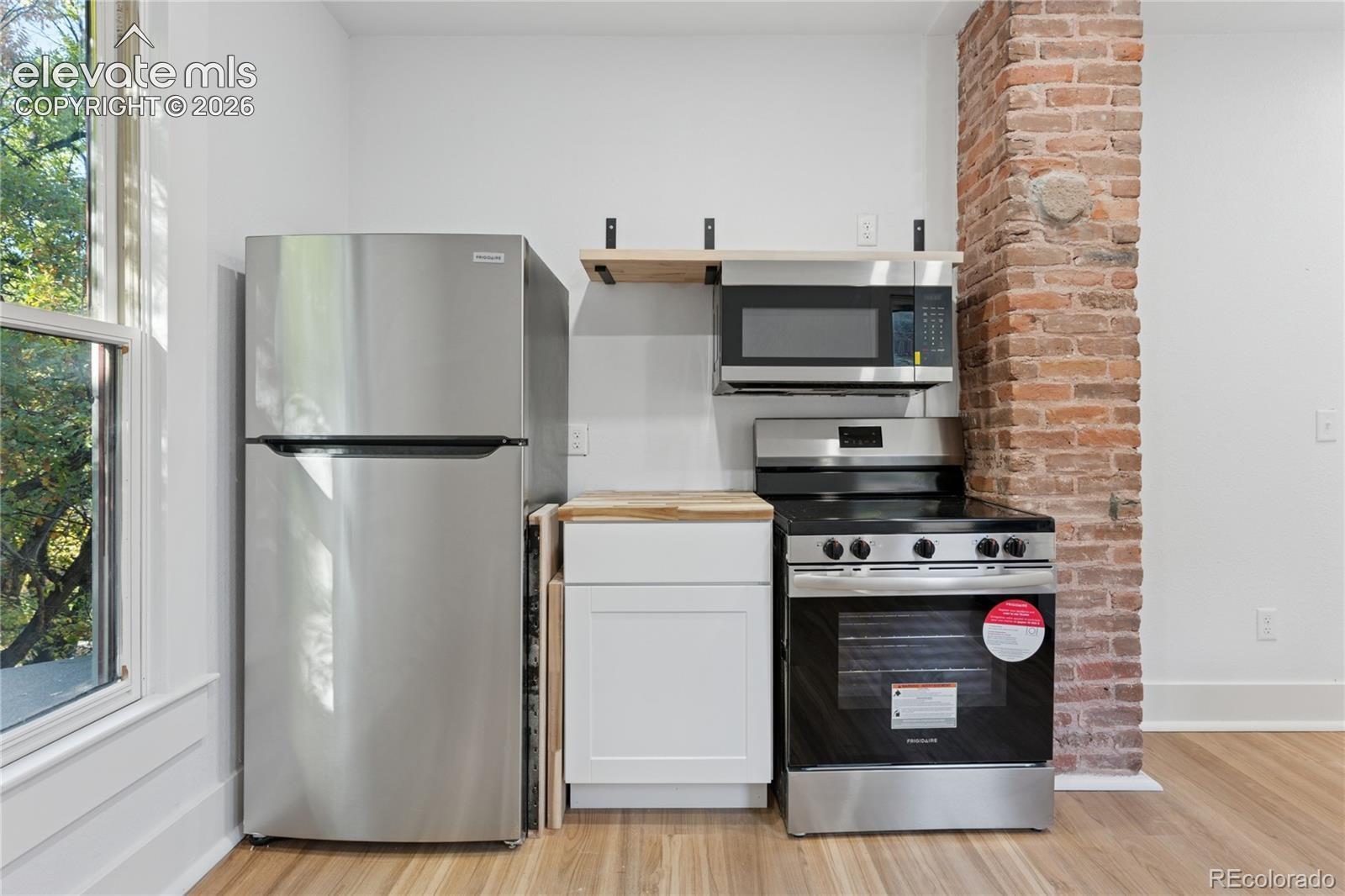 2nd-floor flat kitchen