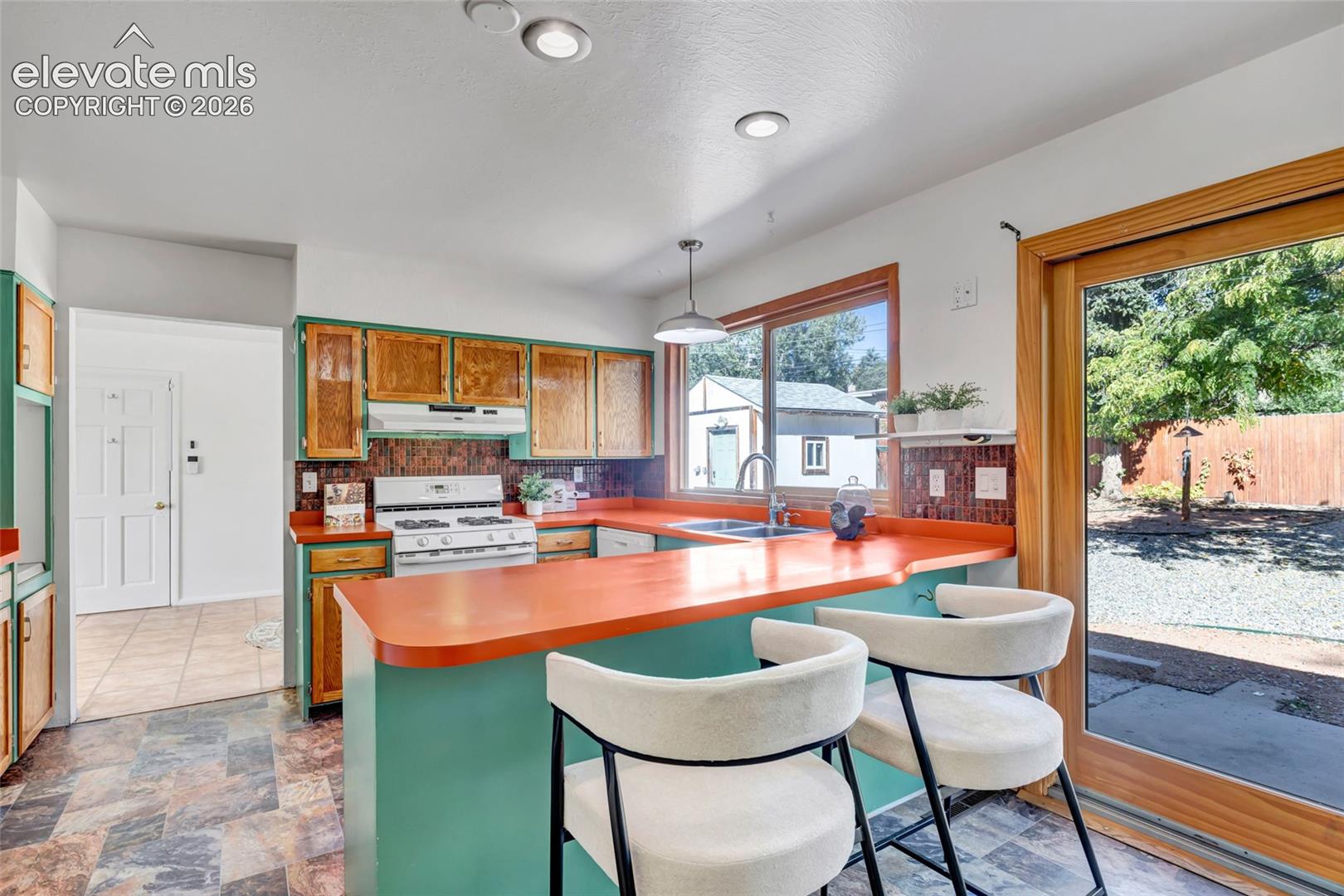 Eat in kitchen 