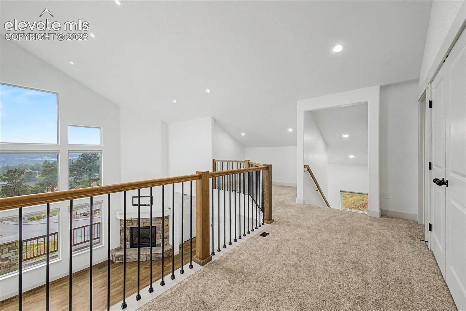 Loft with spacious nook
