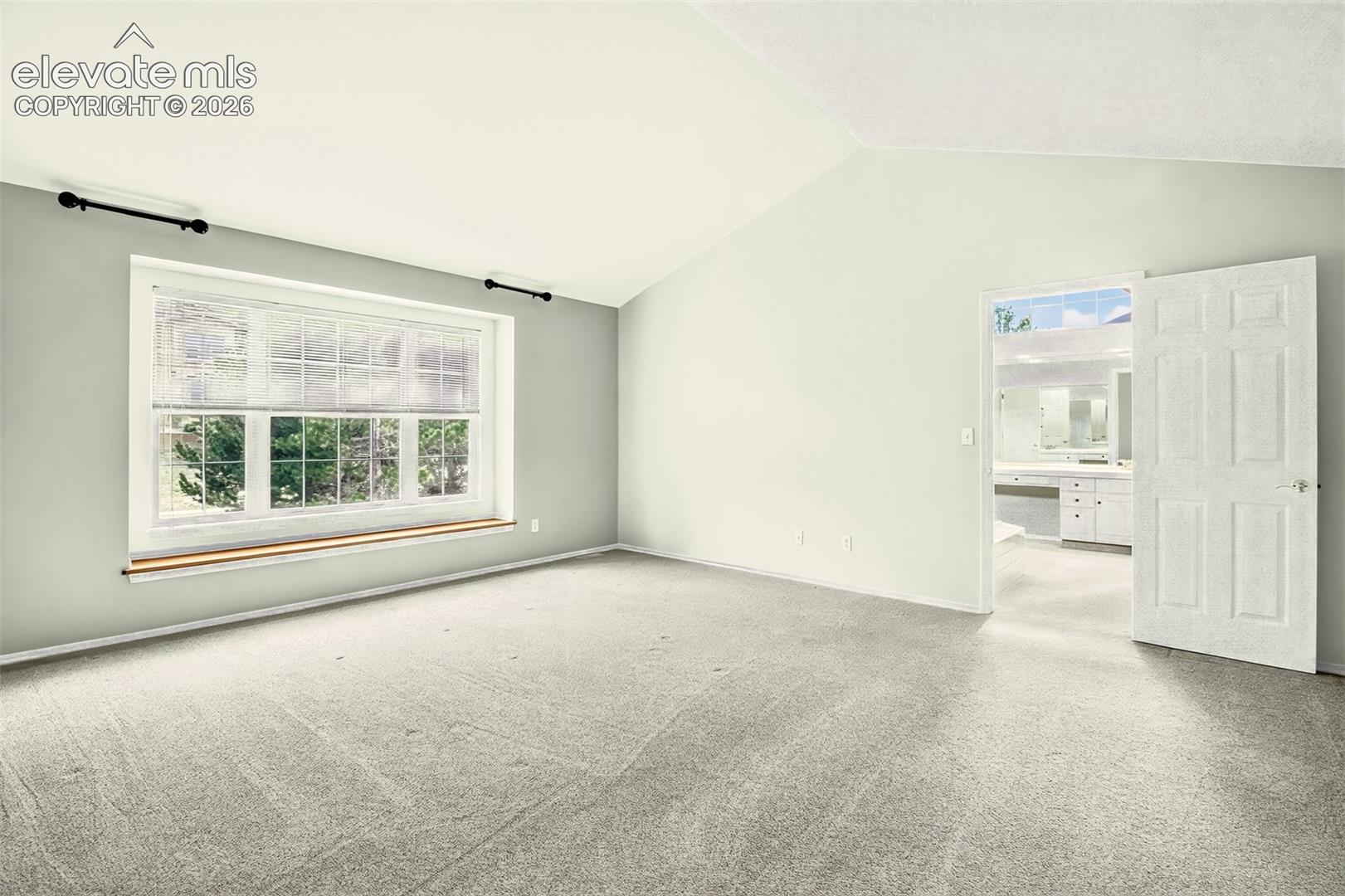Oversized Master Suite w/Private 5-pc Bath, Walk-In Closet