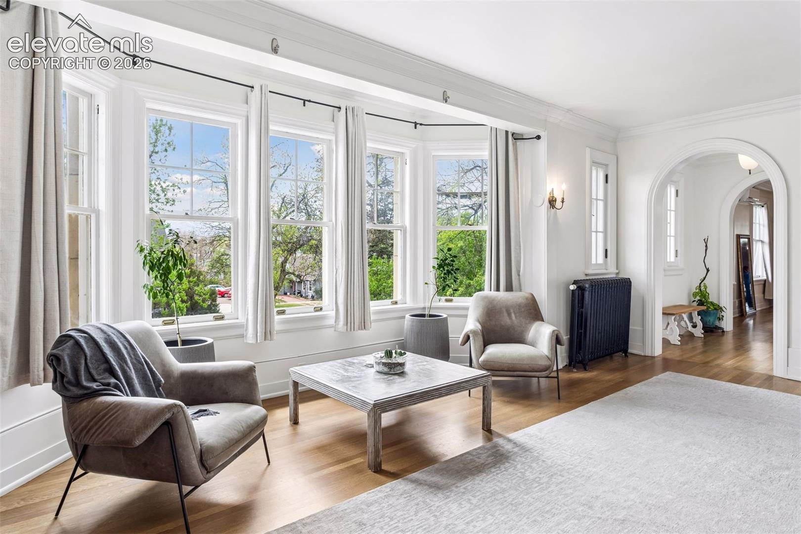 Sitting area in large primary bedroom