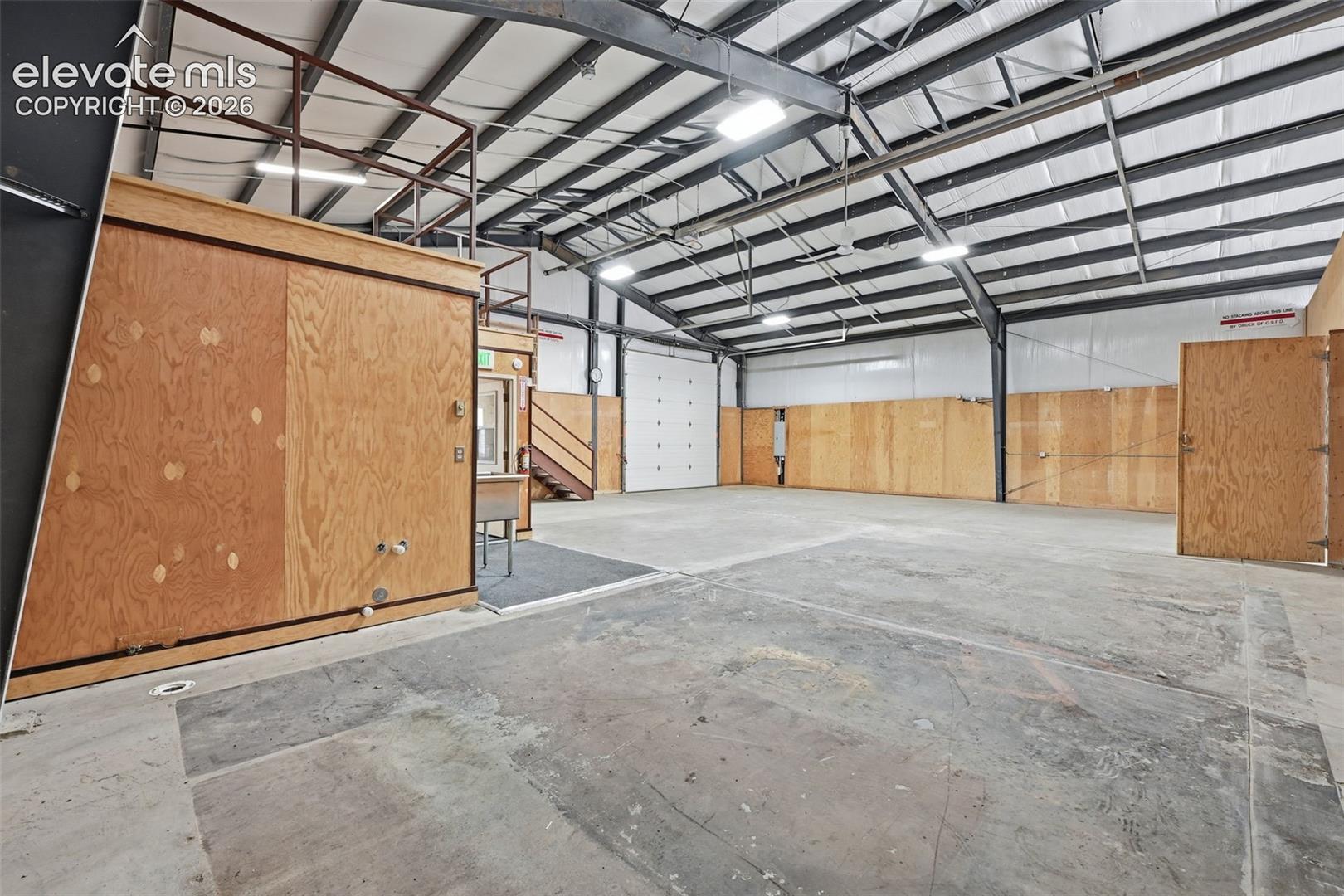 Approx. 1,895 SF open workspace ready to adapt to your operation