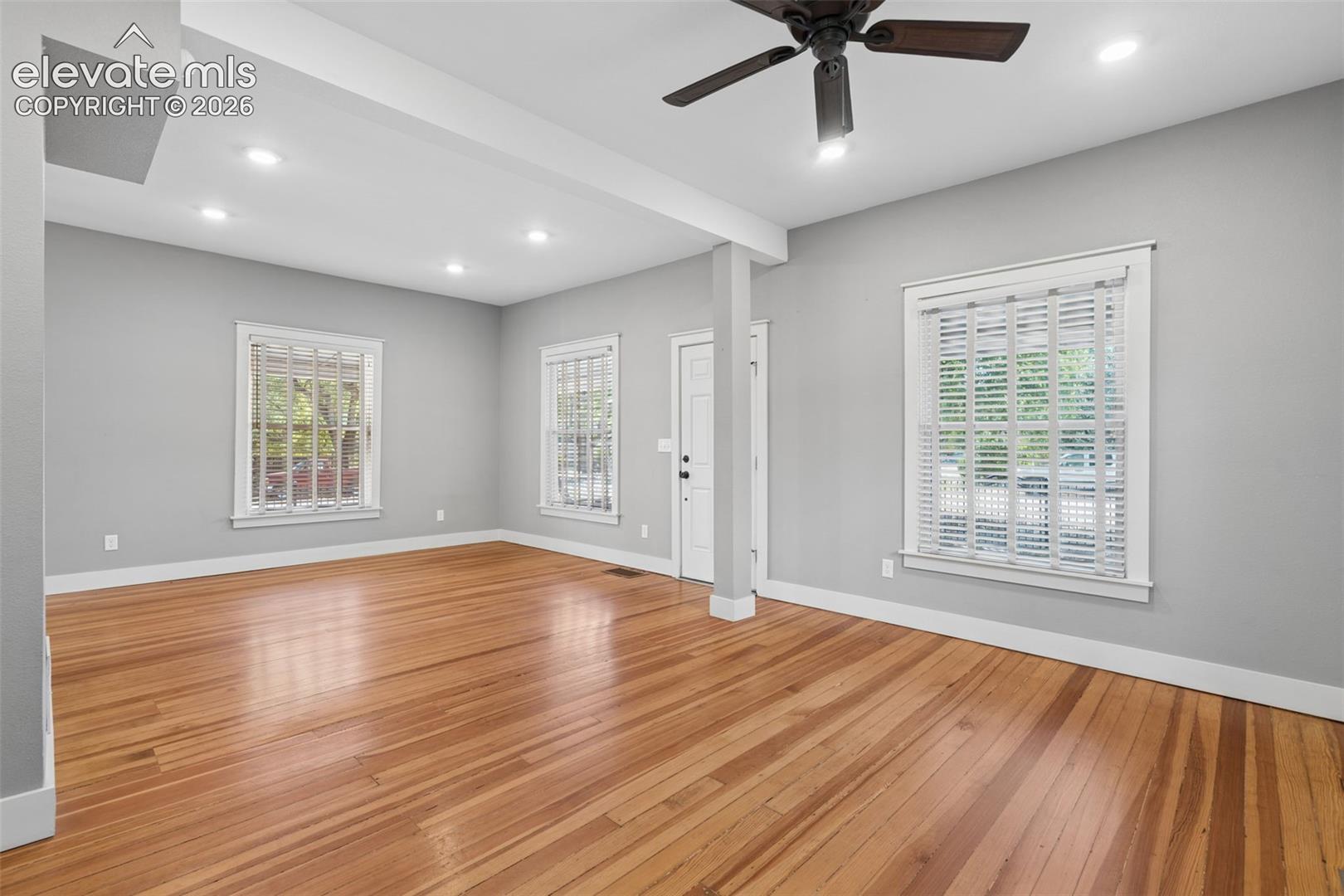 Dining room/living room