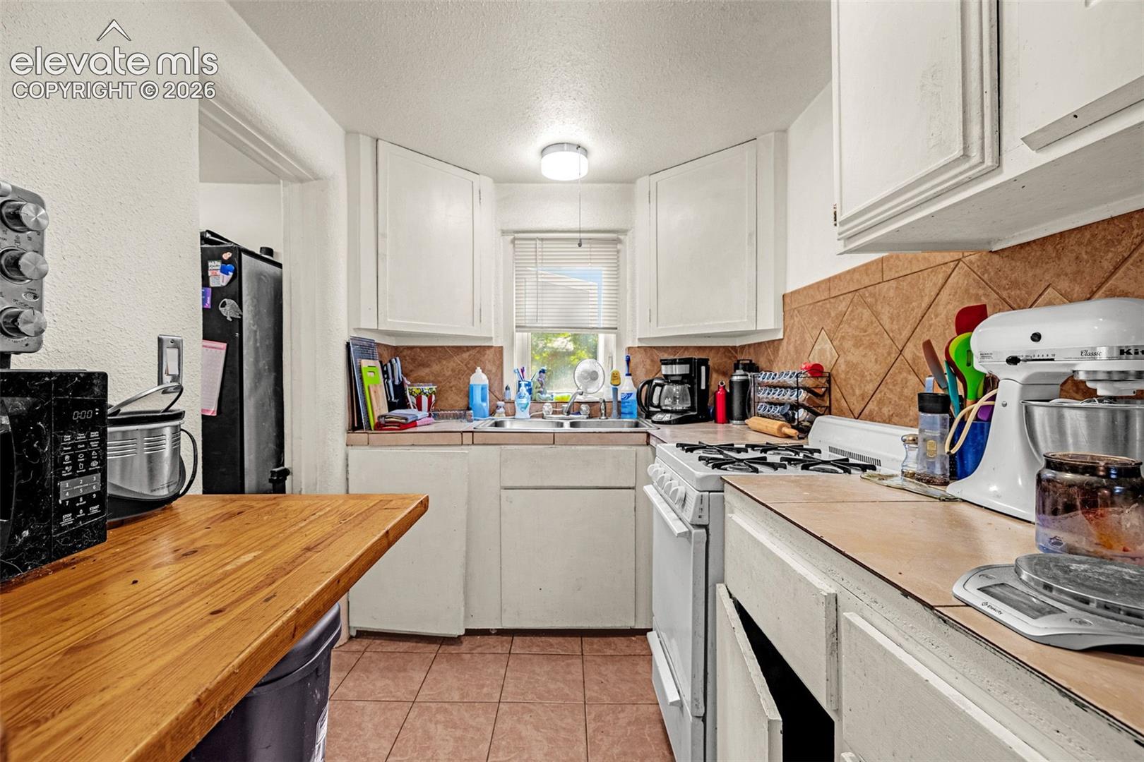 Photo 8 of 526 Bonfoy Avenue, Colorado Springs