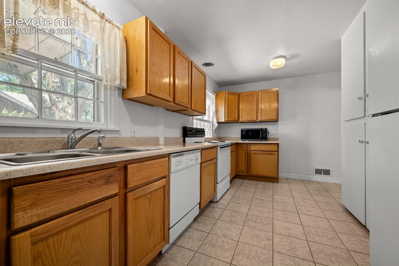 Photo 9 of 601 W Pitkin Avenue, Pueblo