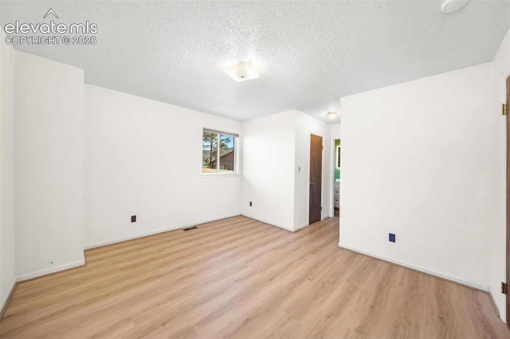 Photo 19 of 924 Midland Court, Lake George