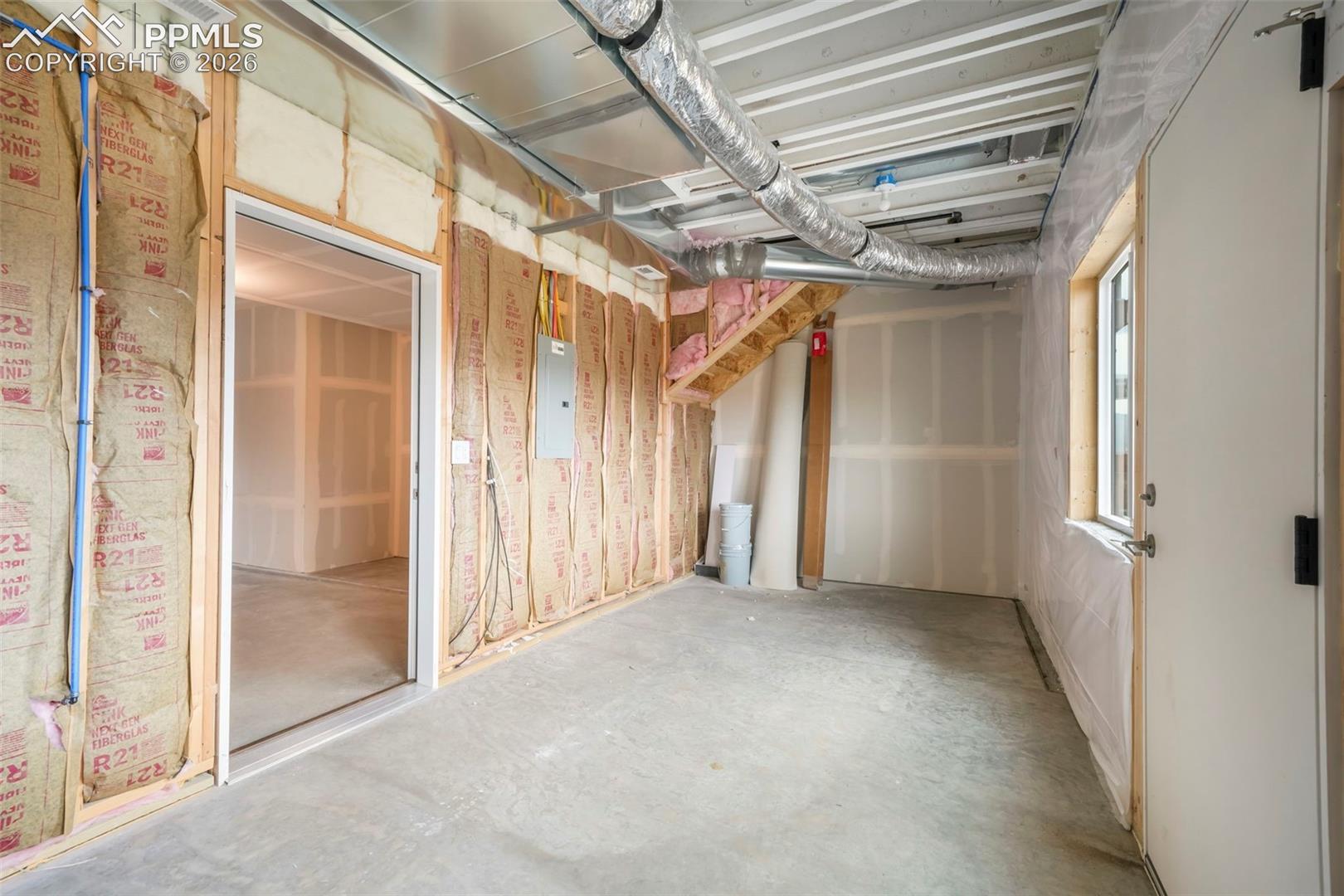 Laundry/storage/Flex space