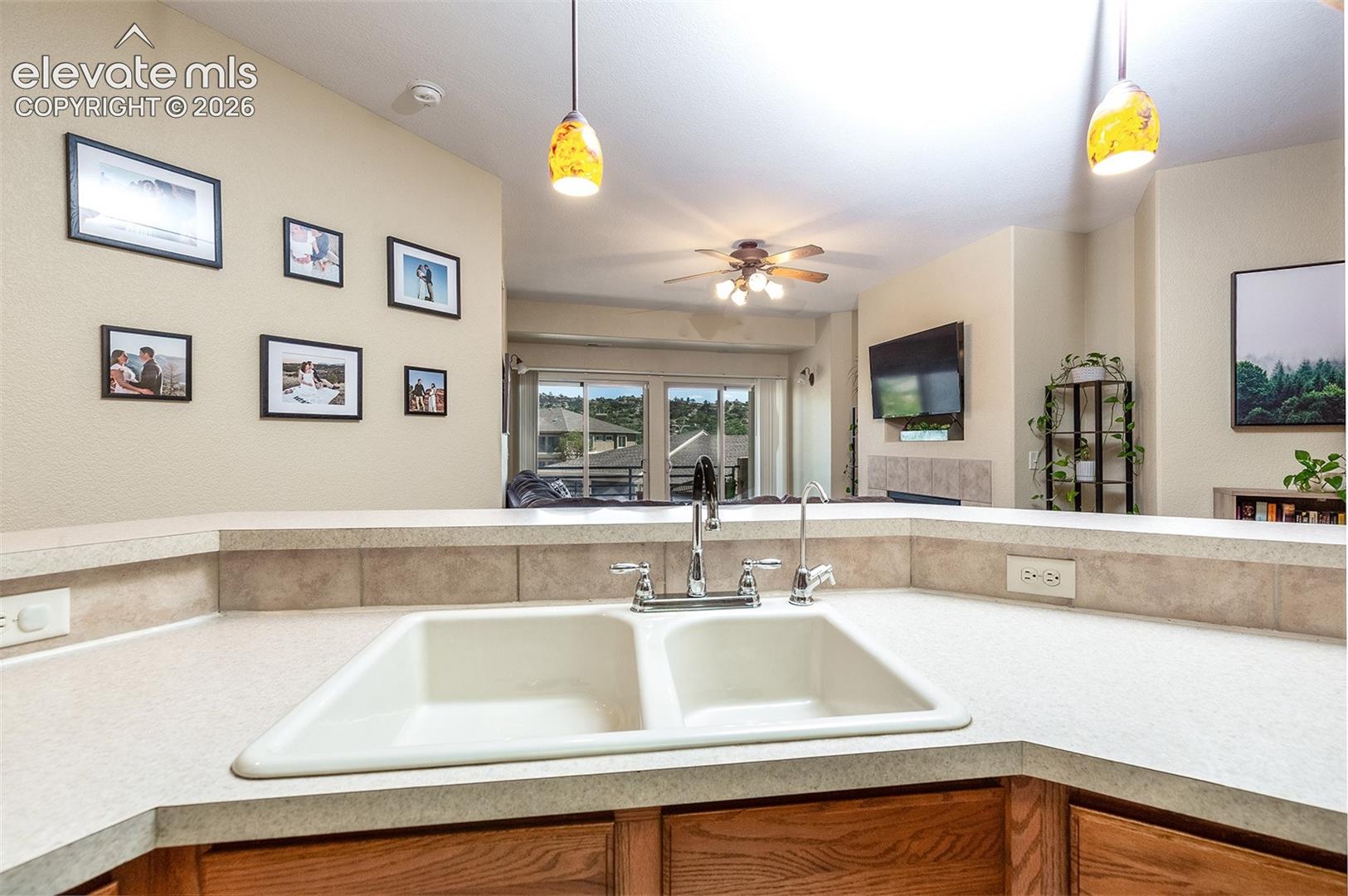 Photo 11 of 2085 Montura View #102, Colorado Springs