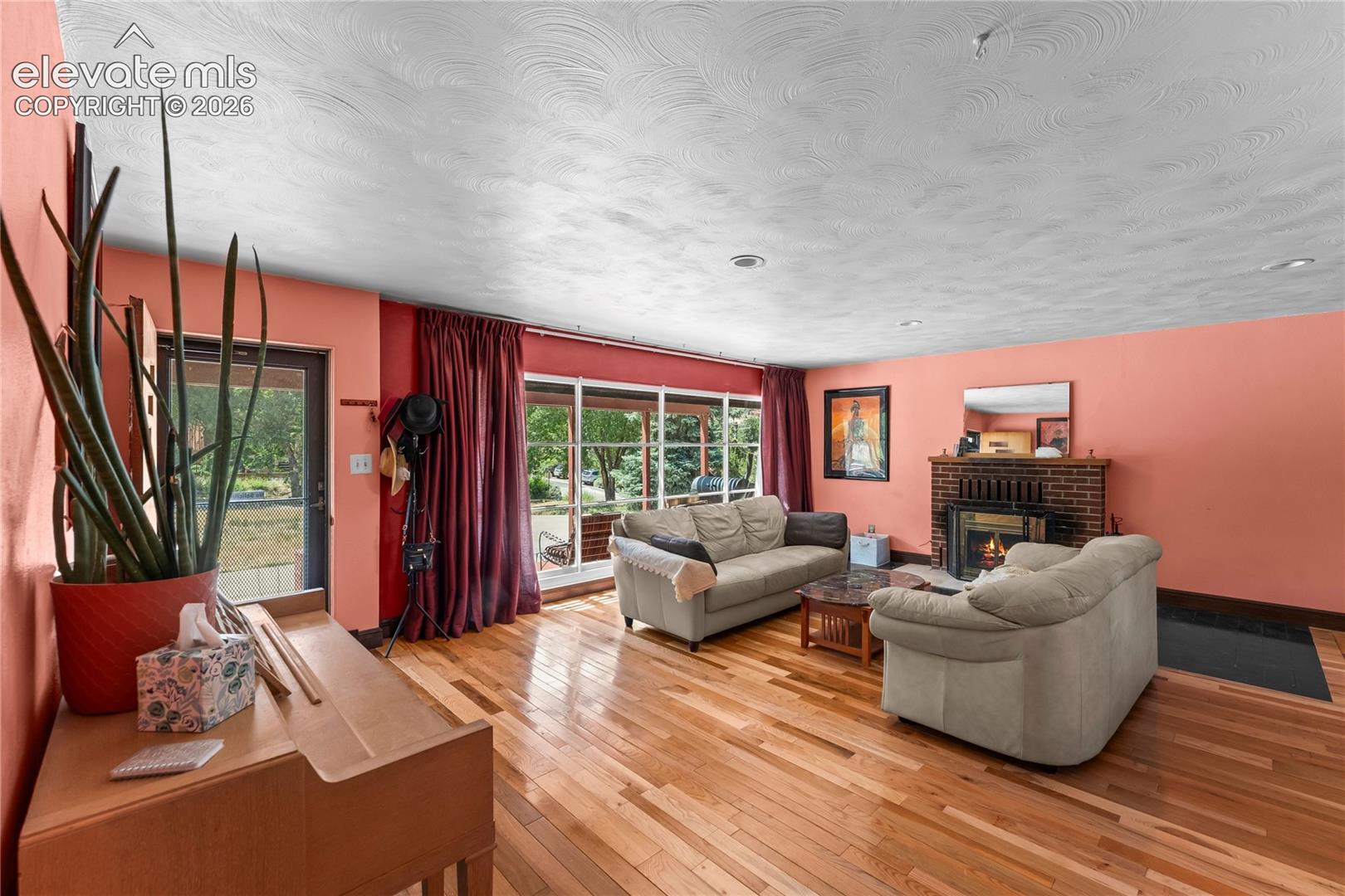 11 Oak Pl, Manitou Springs, CO 80829