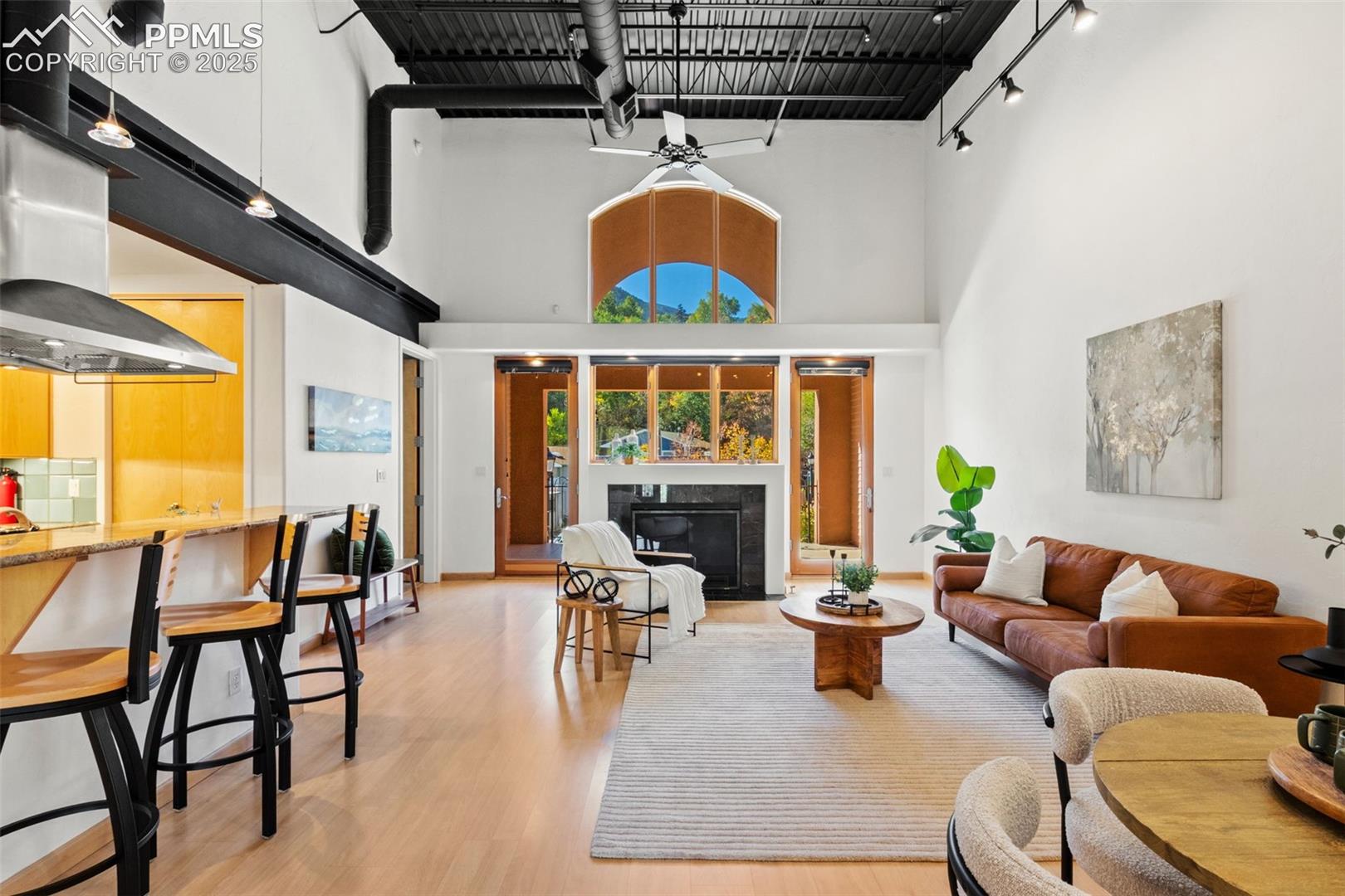 906 Manitou Ave #201, Manitou Springs, CO 80829