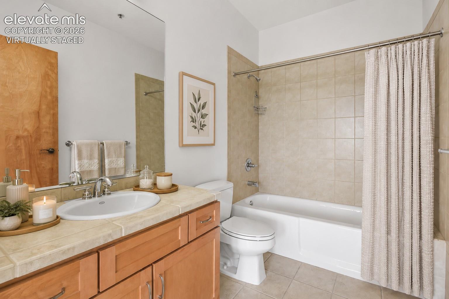 Upper level full bath. Virtually Staged