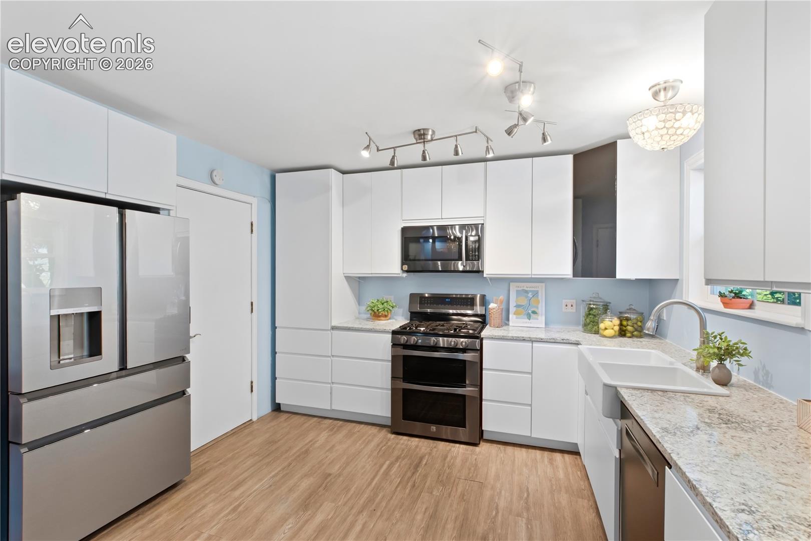 Photo 12 of 120 Cobblestone Drive, Colorado Springs