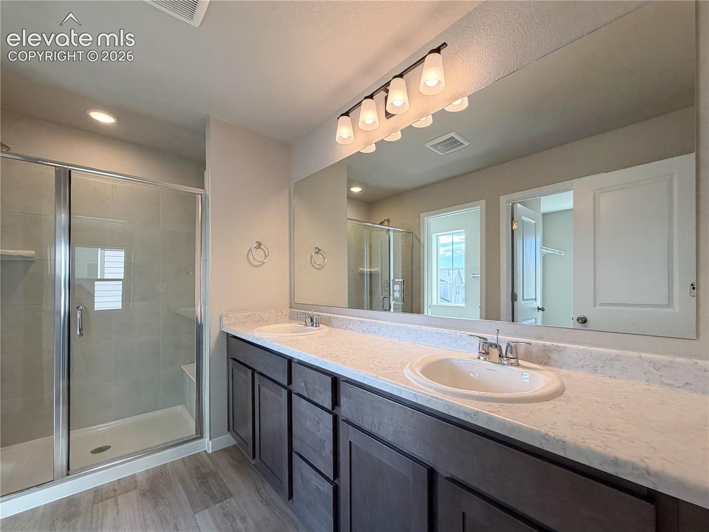 8539 Blue Feather Loop photo 20