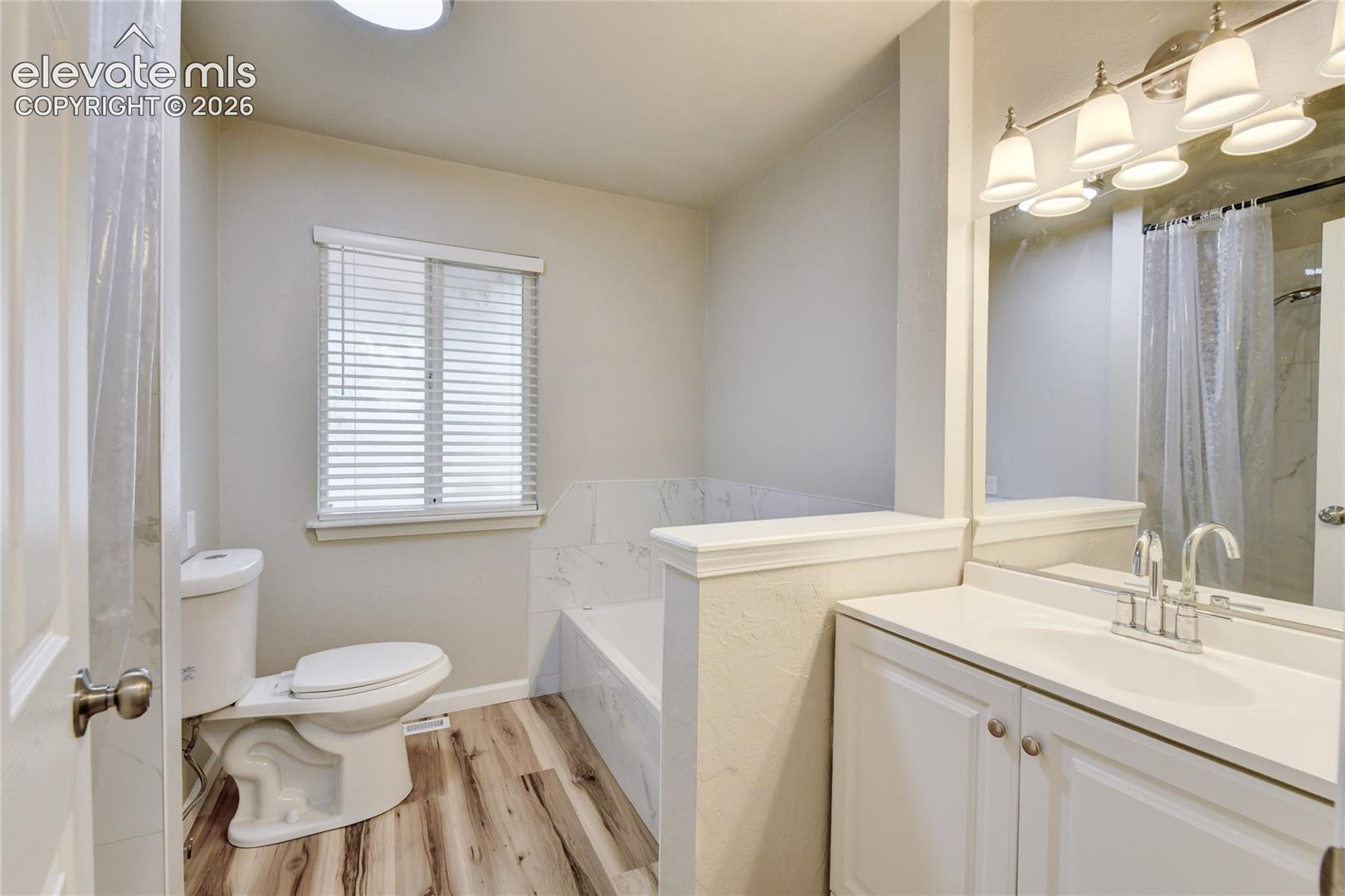 Jetted bathtub w/ seperate walk-in shower