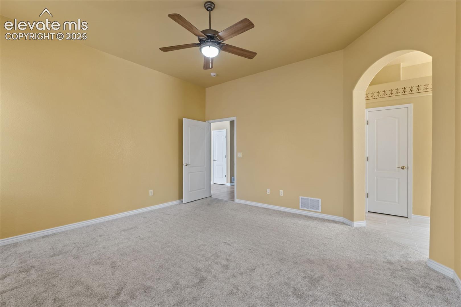 Photo 31 of 1992 London Carriage Grove, Colorado Springs