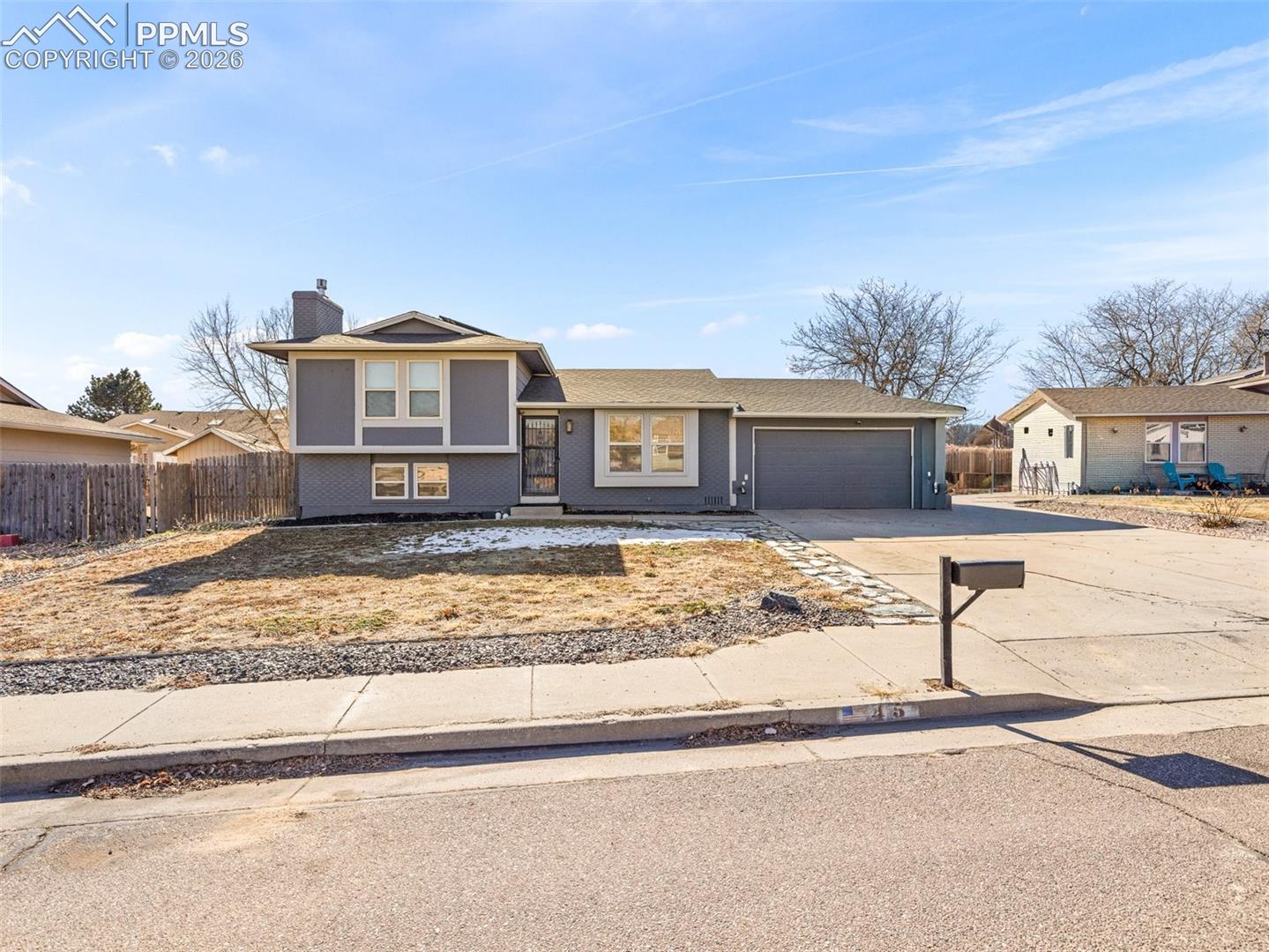 45 Archway Ln, Pueblo, CO 81005