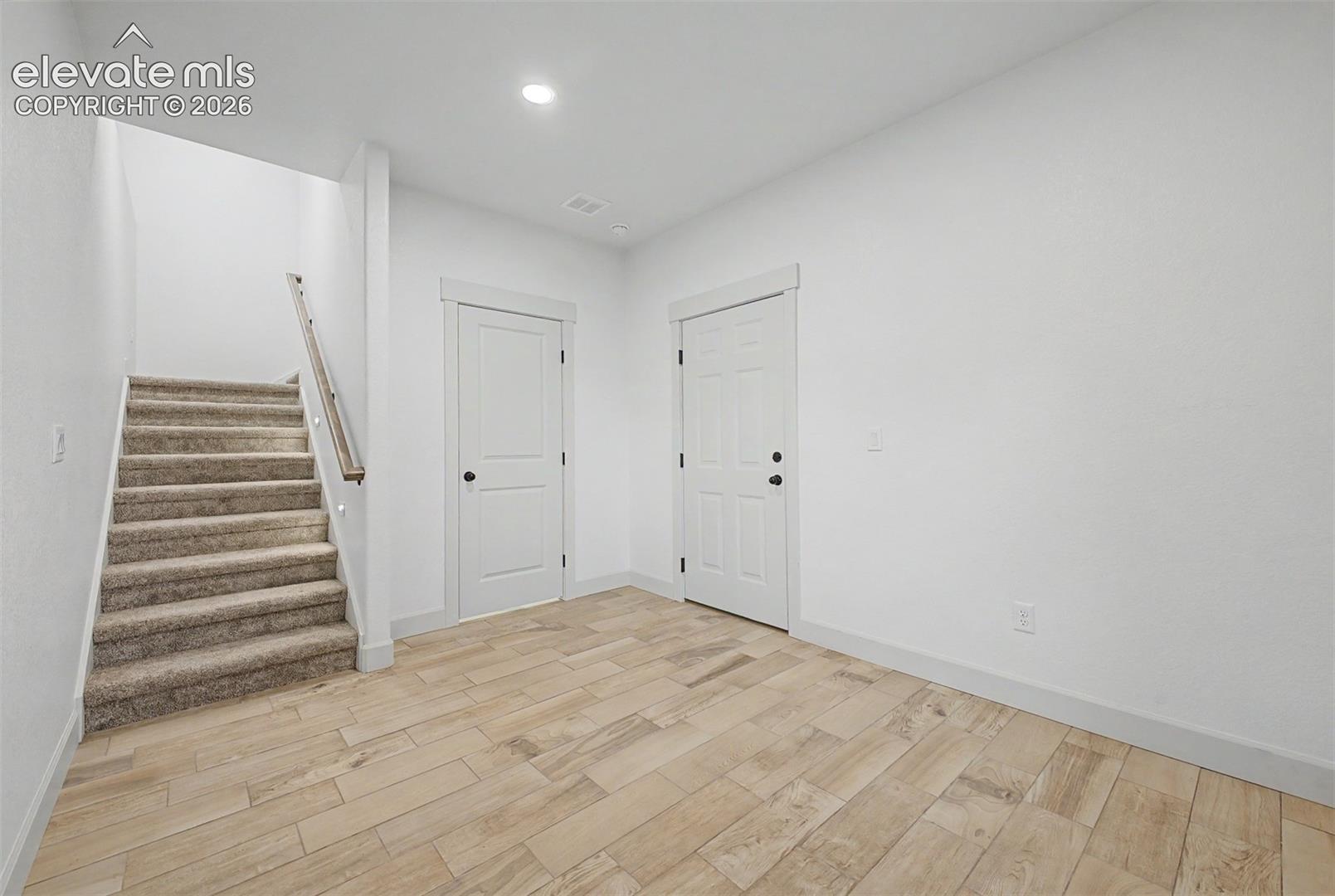 Large entry with walk in closet