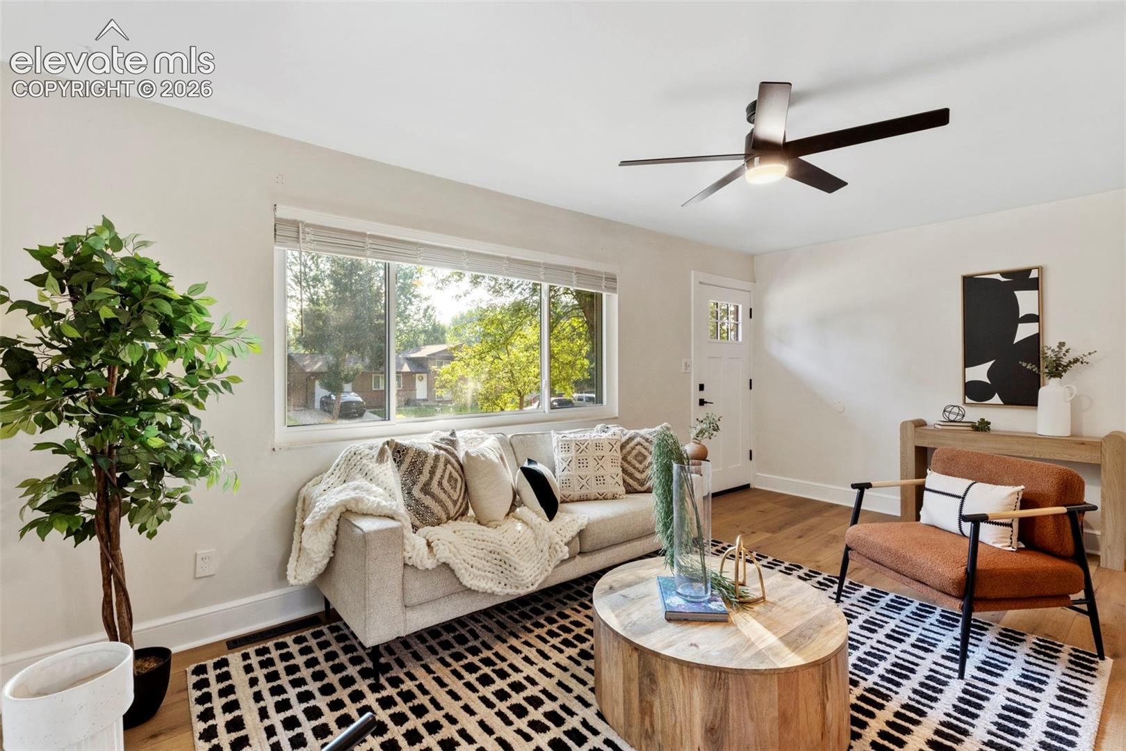Photo 8 of 838 Kingsley Drive, Colorado Springs