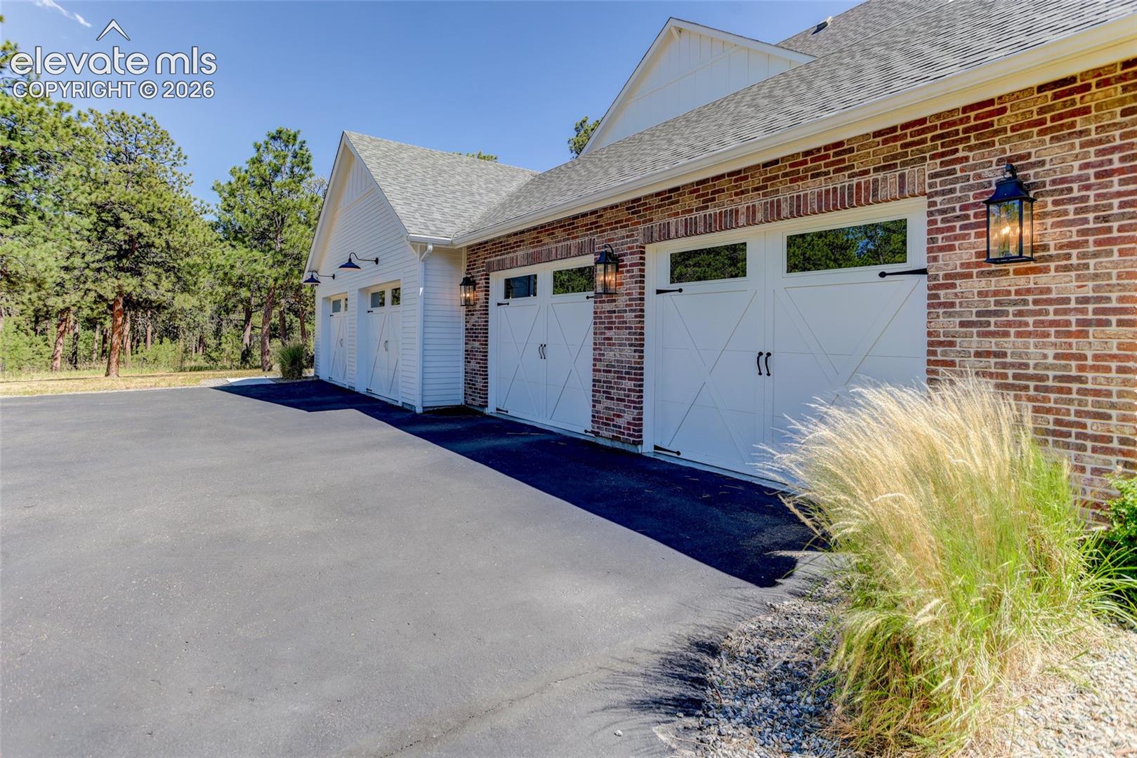 5-car tandem garage for main house w/ EV charger