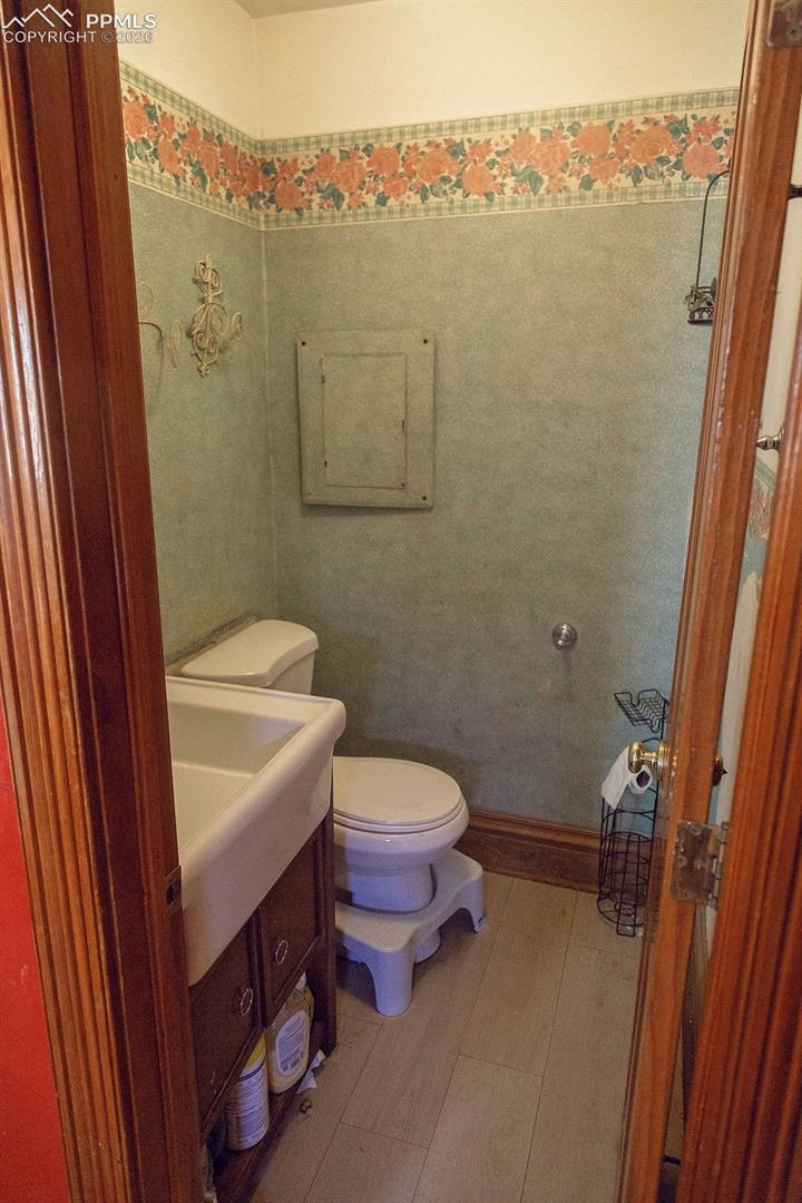 Main Level Half Bath (off Kitchen)
