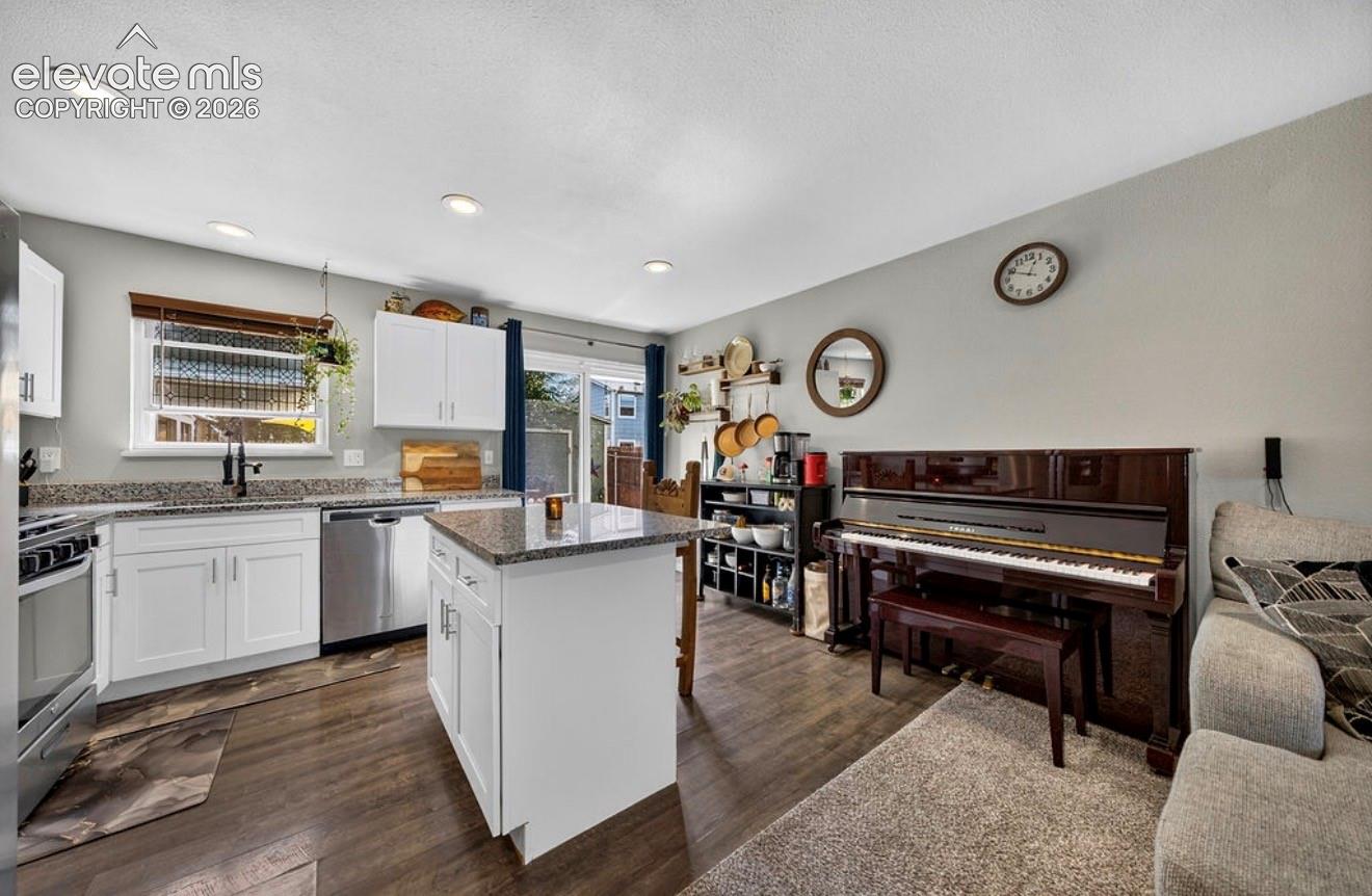 Photo 11 of 3389 Foxridge Drive, Colorado Springs