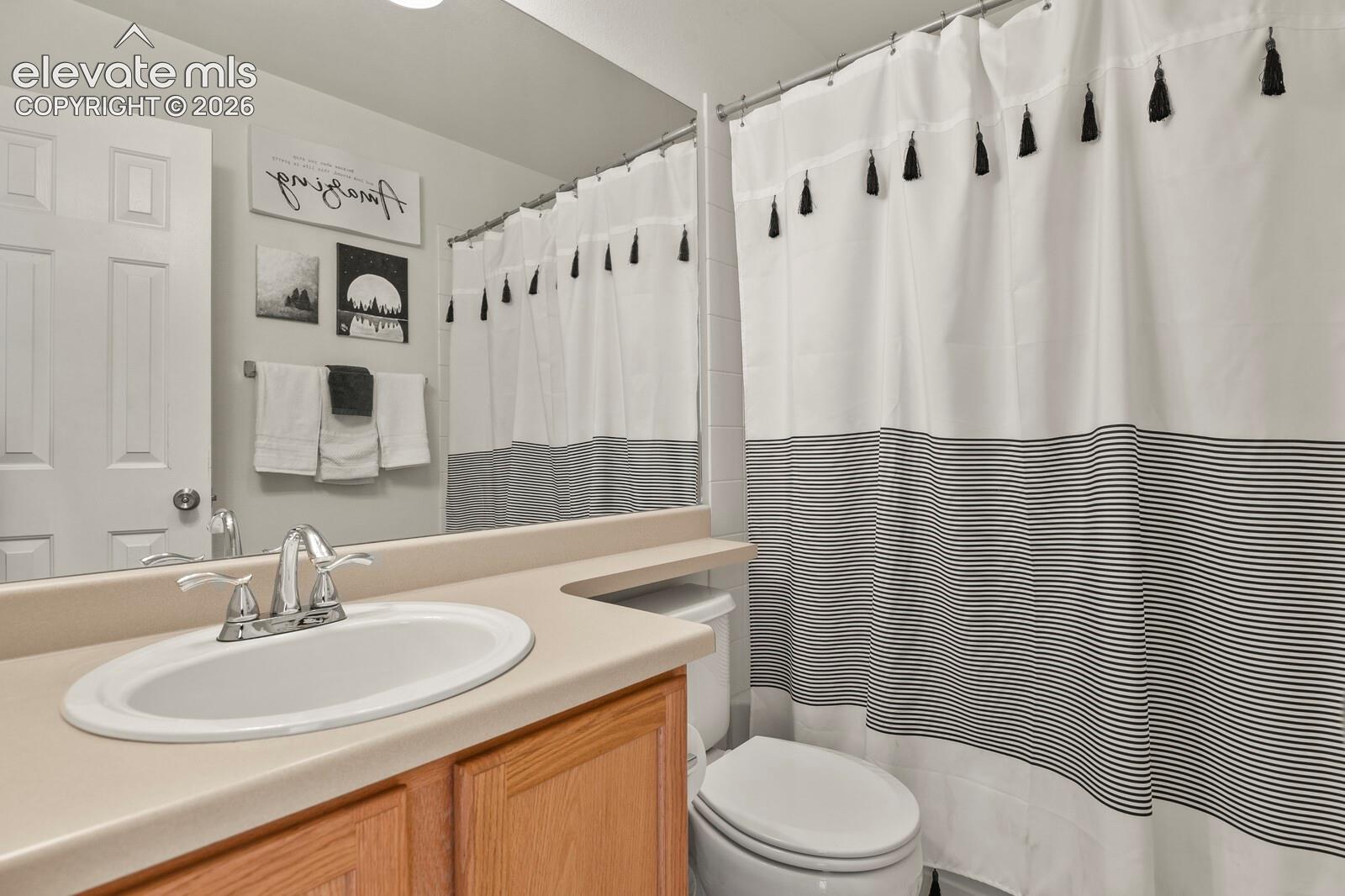 Full bath, upstairs.