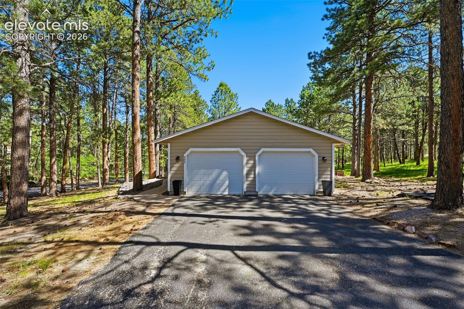 990 Bend In The Trail Rd, Monument, CO 80132