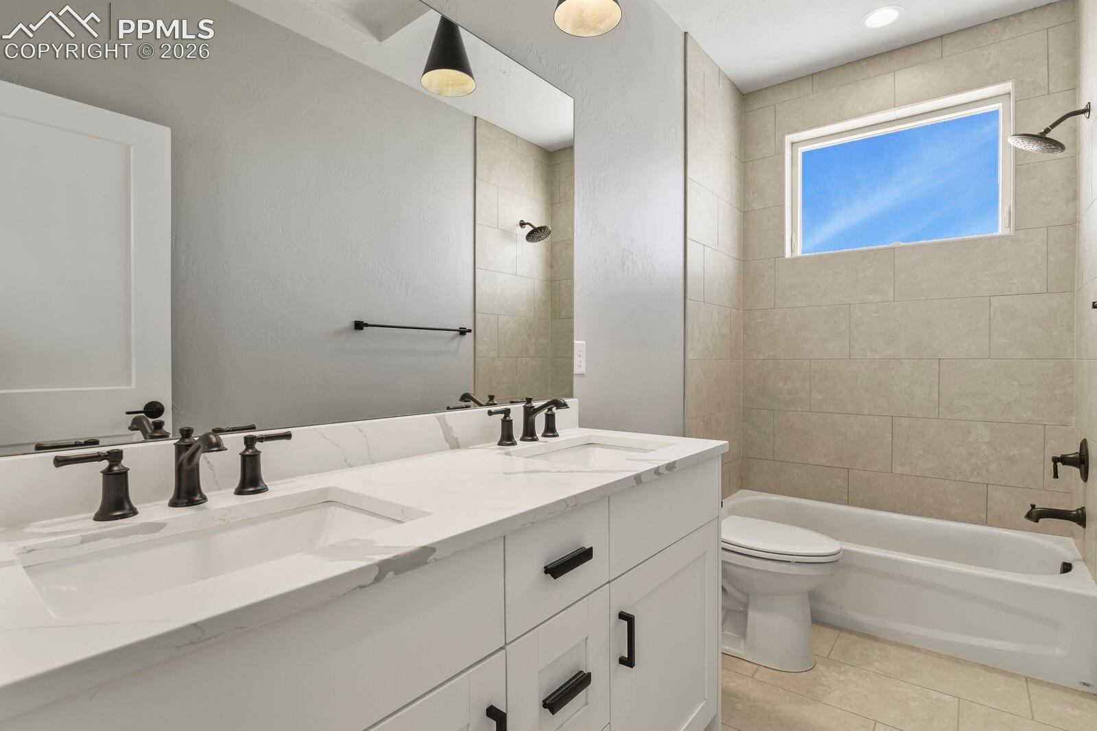 Upper Full Bath