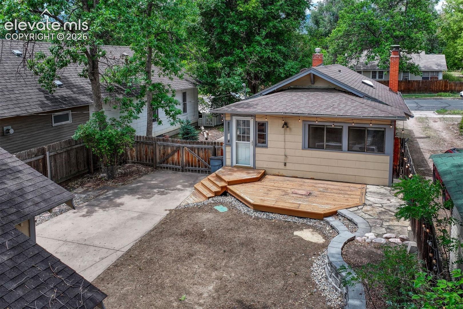 Big private backyard awaits your creativity