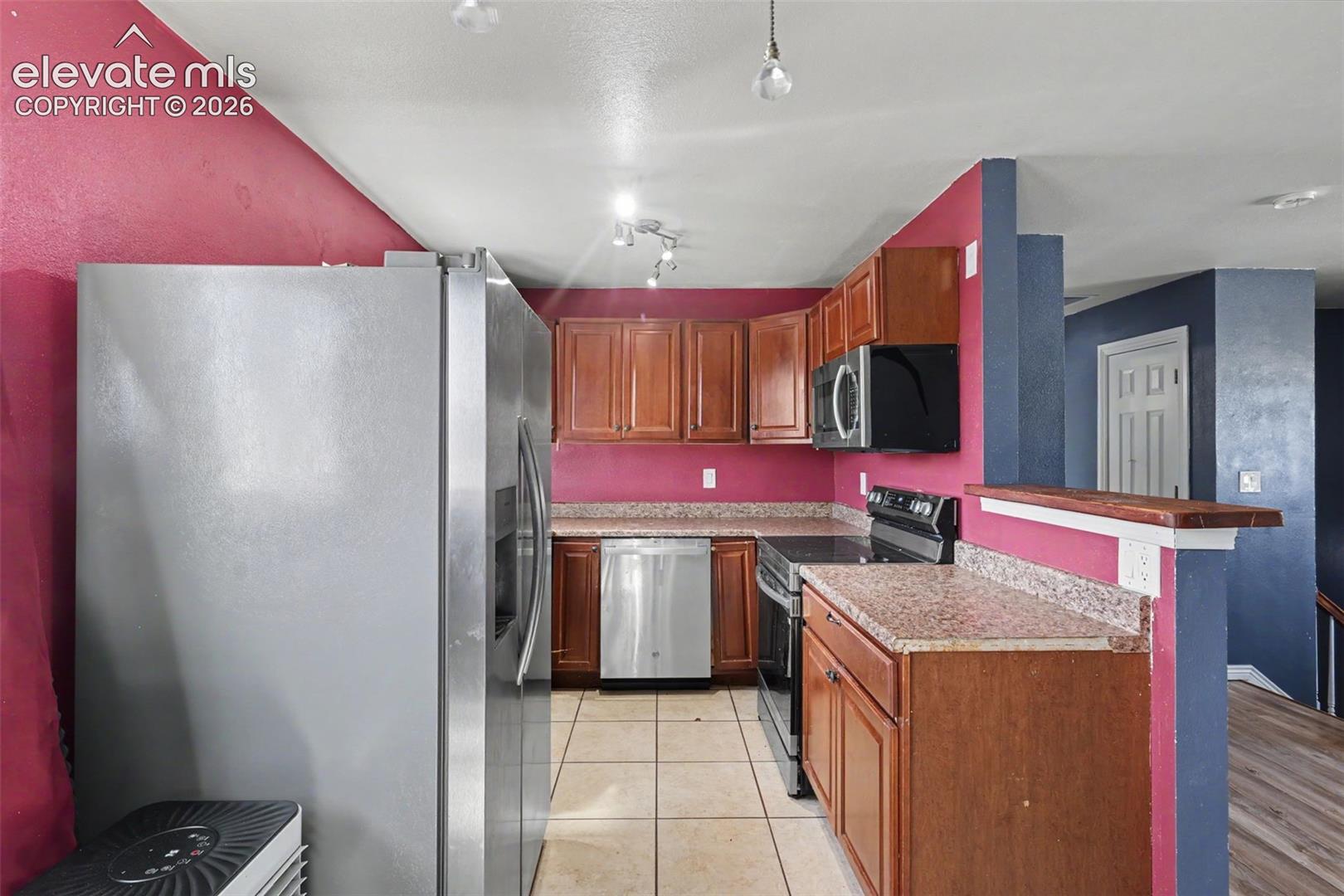 1049 Cambridge Ave, Colorado Springs, CO 80906 photo