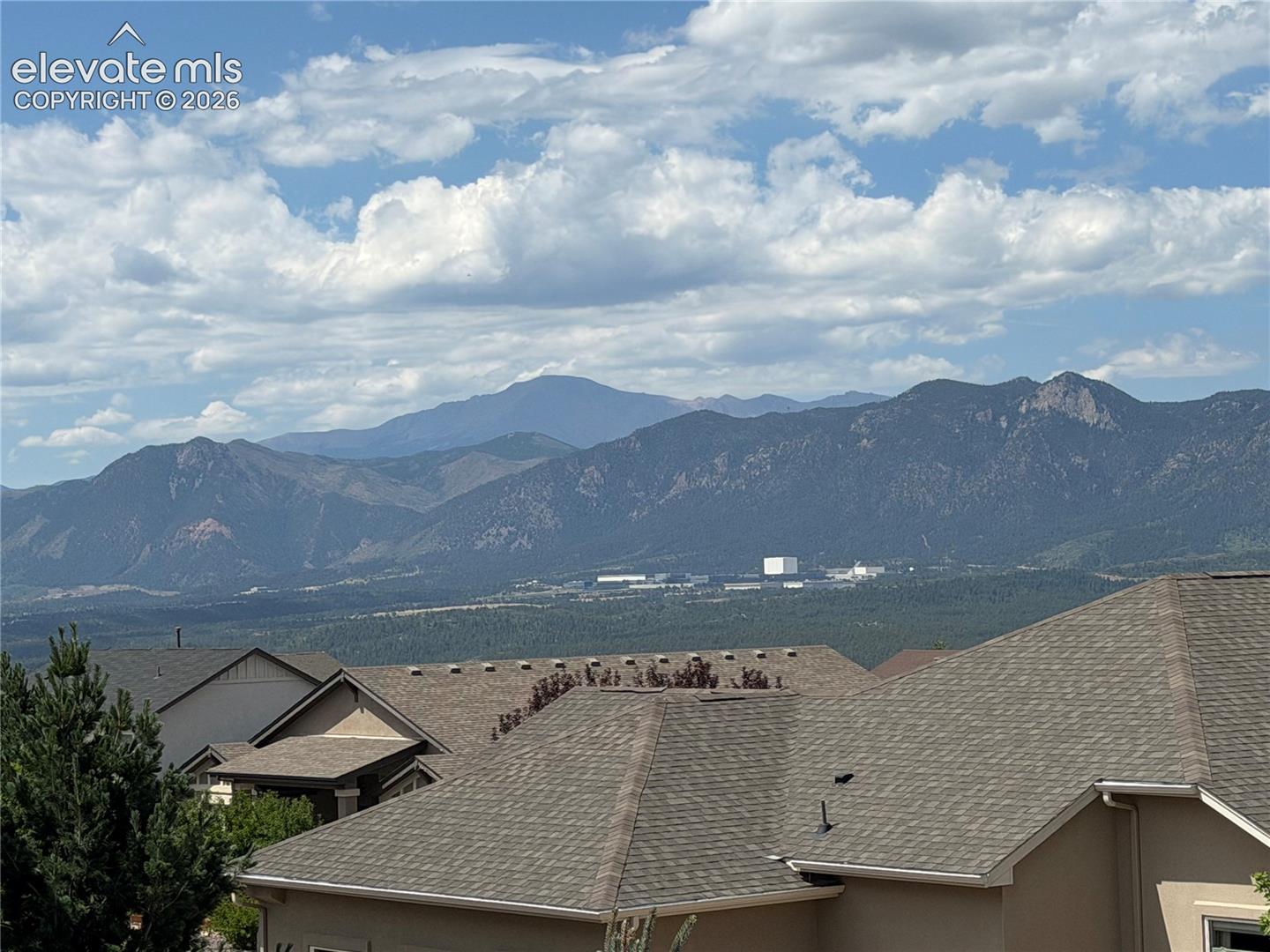 Panoramic Views of Pikes Peak to Cheyenne Mountain