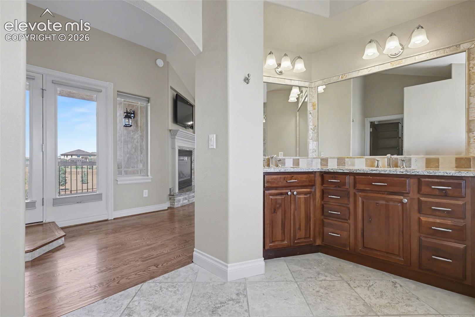 Primary 5-Piece Bathroom