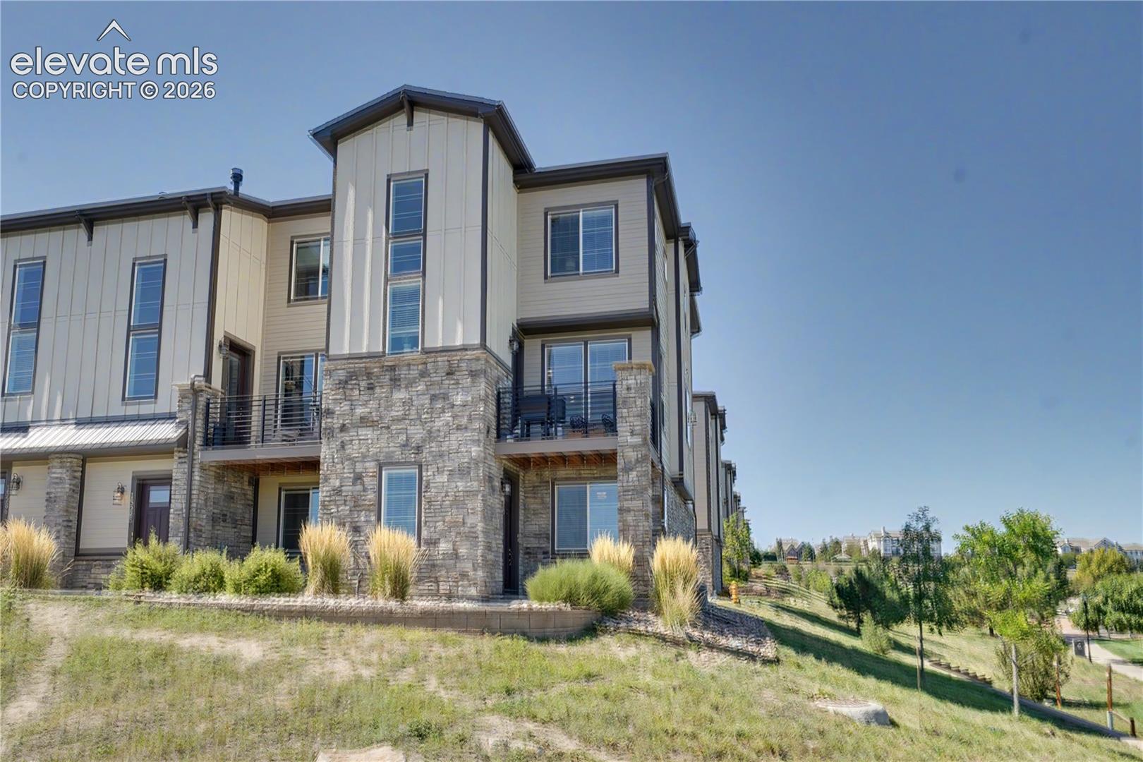 1530 Castle Creek Circle