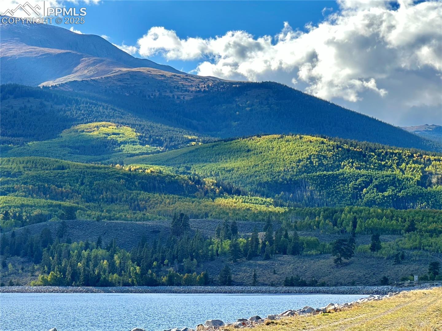 Walk to Mt Elbert Reservior