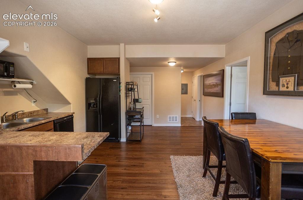 Lower kitchenette