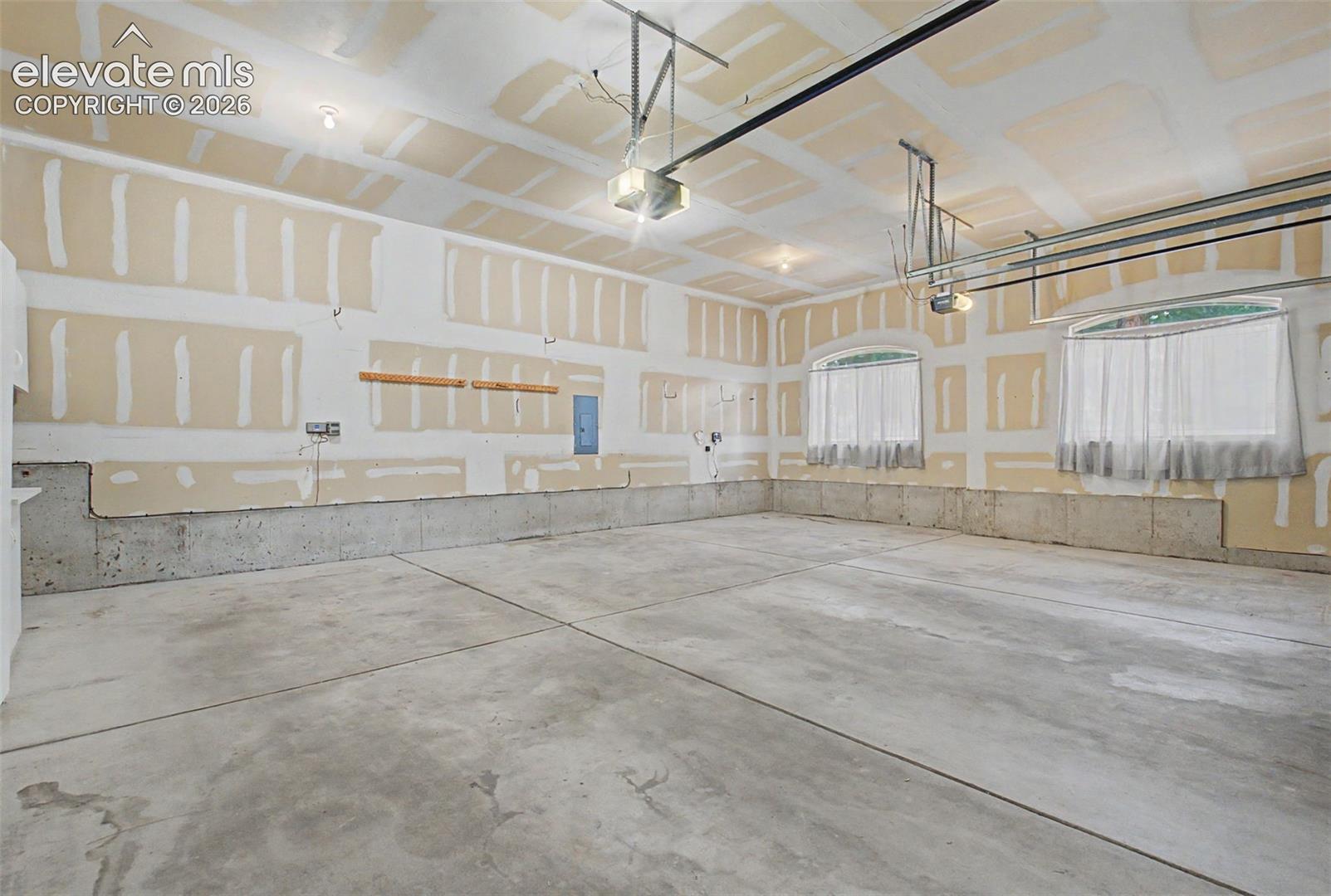 Large 3 Car Garage