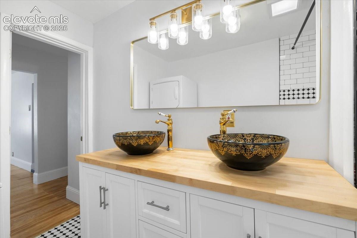 Crisp upgraded bathroom