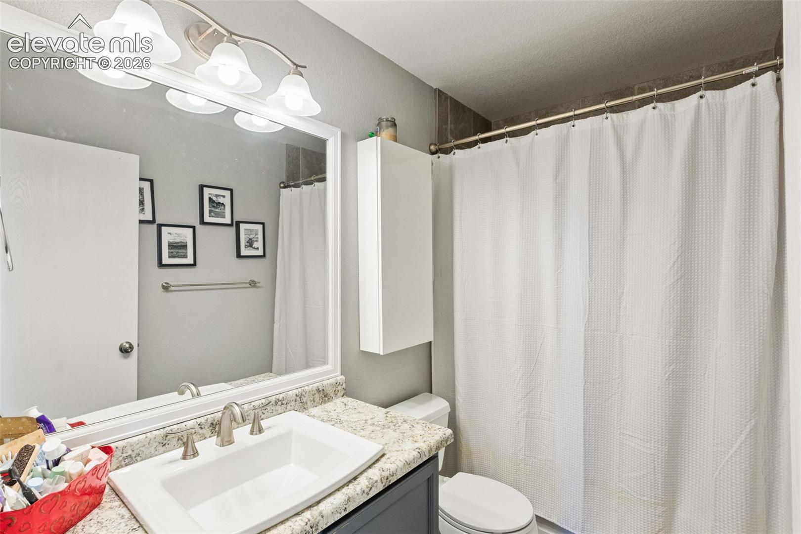 Upper full bath.