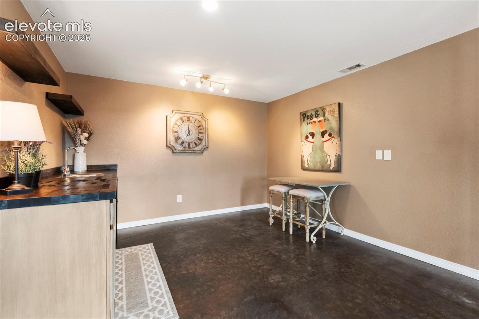 Wet Bar Area 