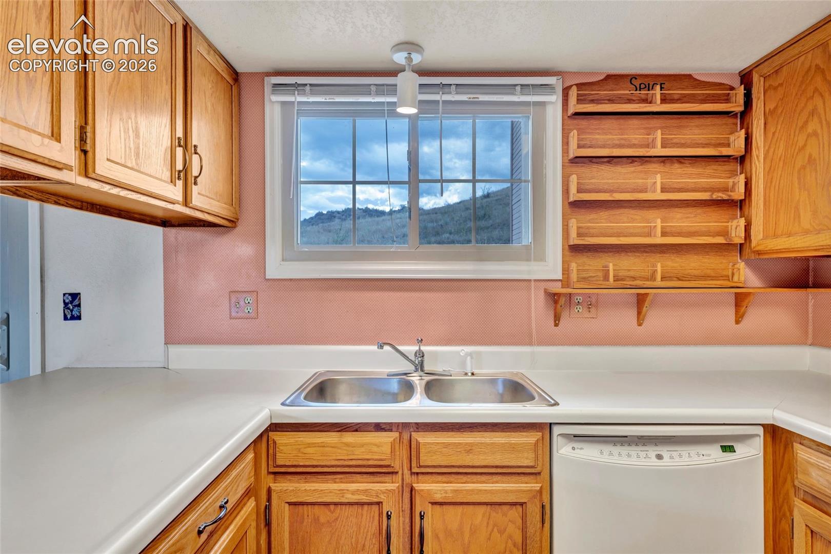 Photo 7 of 1405 Vondelpark Drive, Colorado Springs