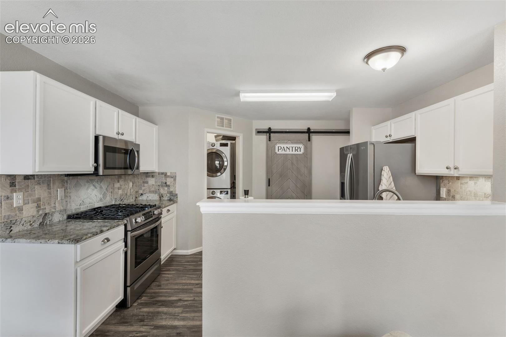 Photo 9 of 12633 Pine Valley Circle, Peyton