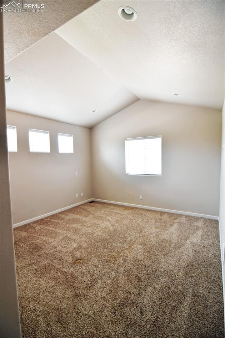 Vaulted ceiling. Light and airy!