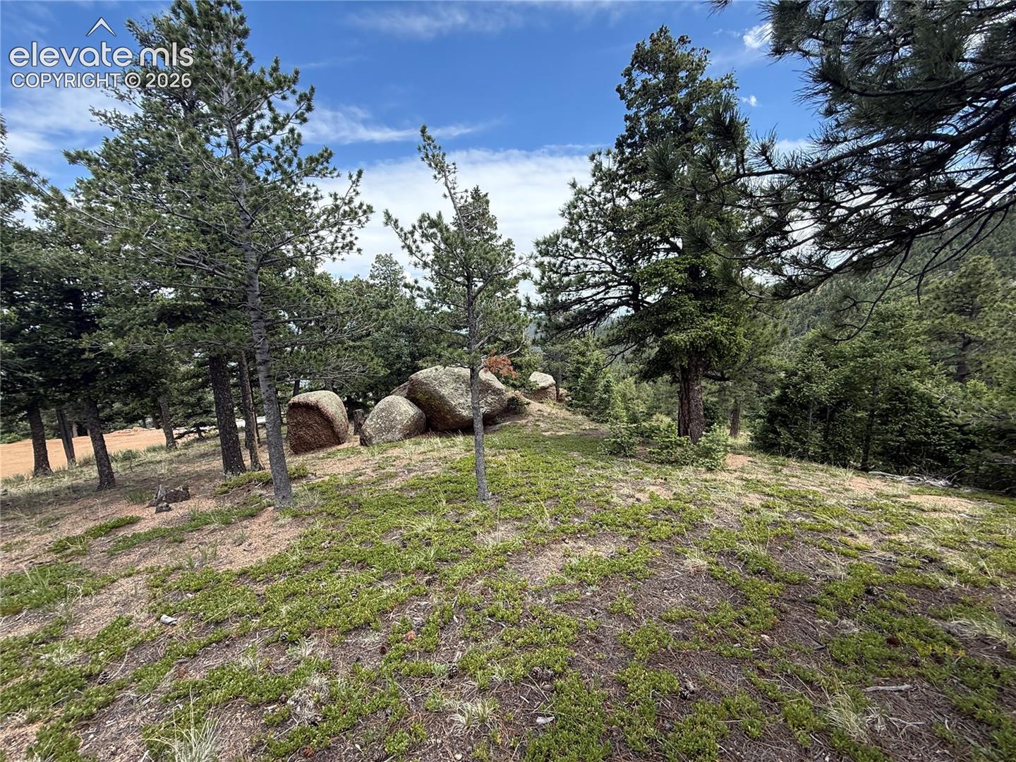 Build site/Lot with rock outcroppings