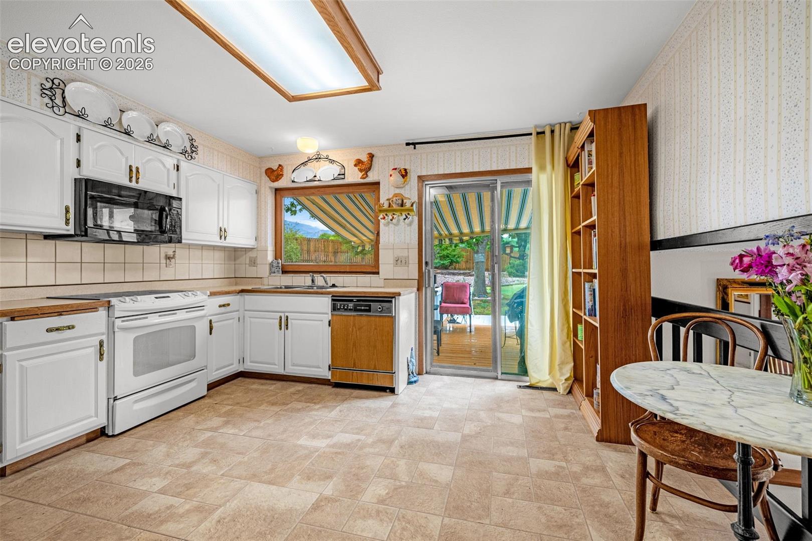 Photo 8 of 3146 Breckenridge Drive, Colorado Springs