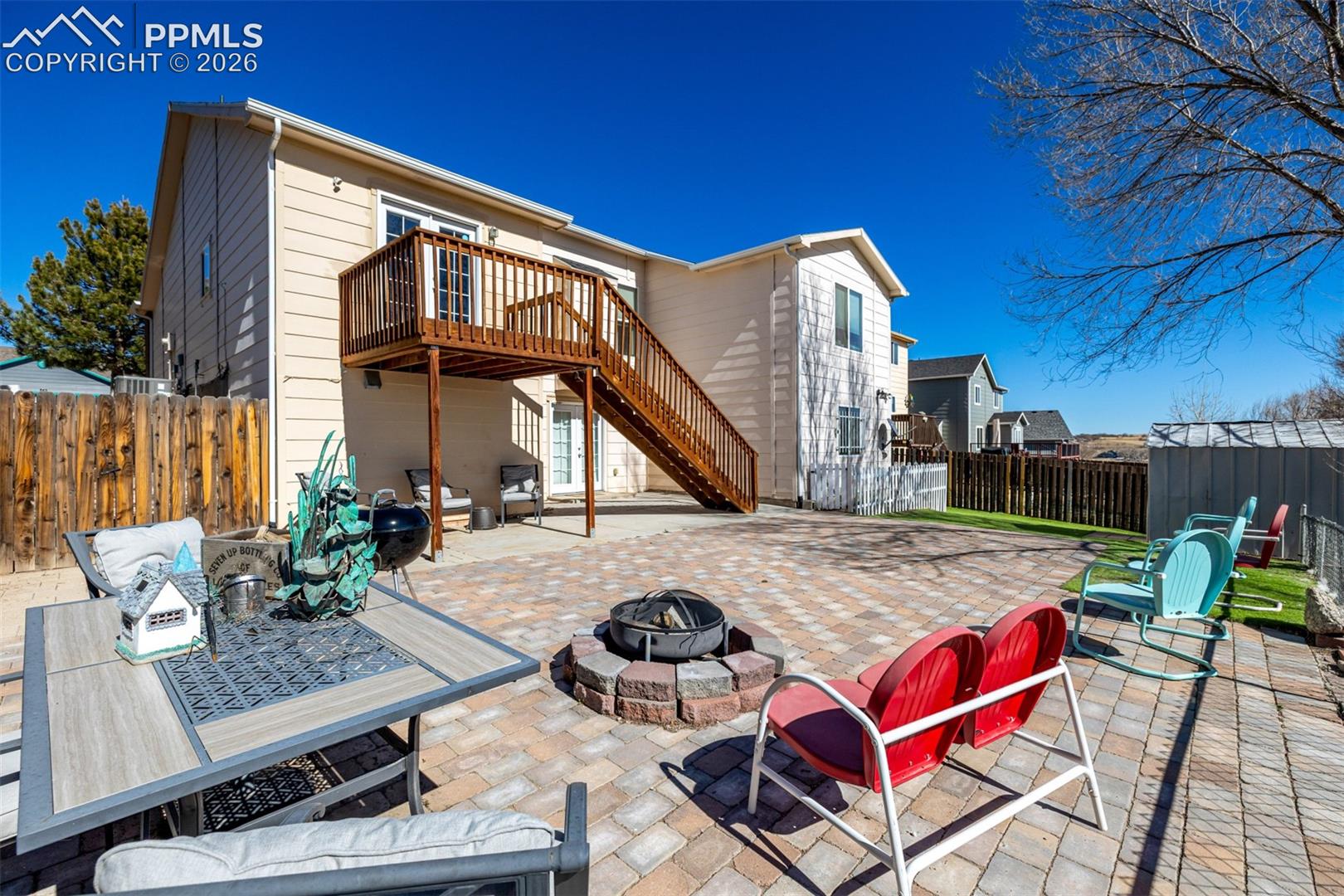 Beautiful and Spacious Backyard