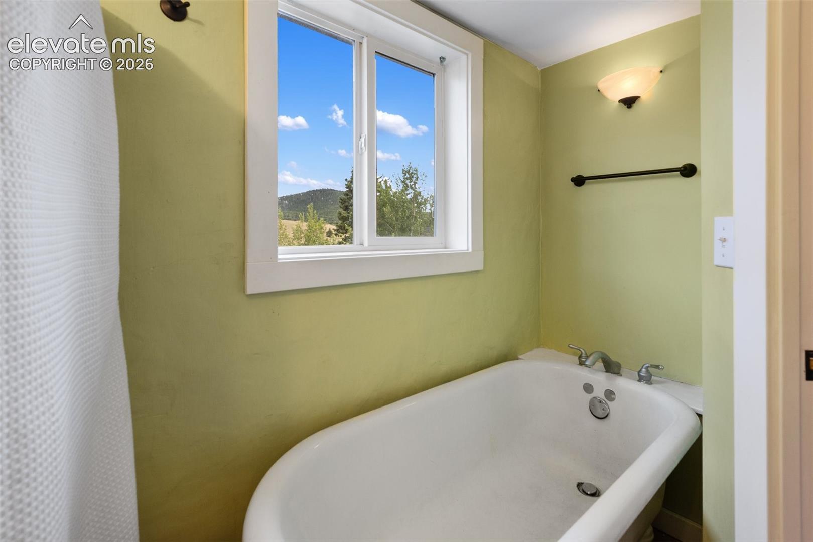 Photo 22 of 102 Spicer Avenue, Victor